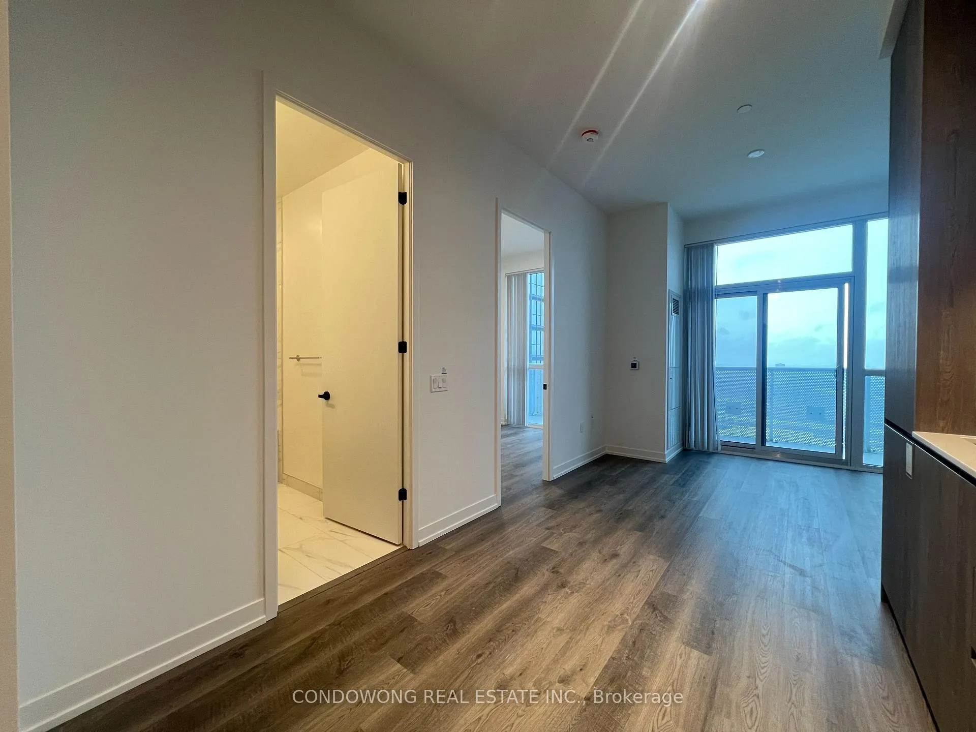 Photo 7 of Unit 3708, 8 Interchange Way, Vaughan, Vaughan Corporate Centre — HOMEH