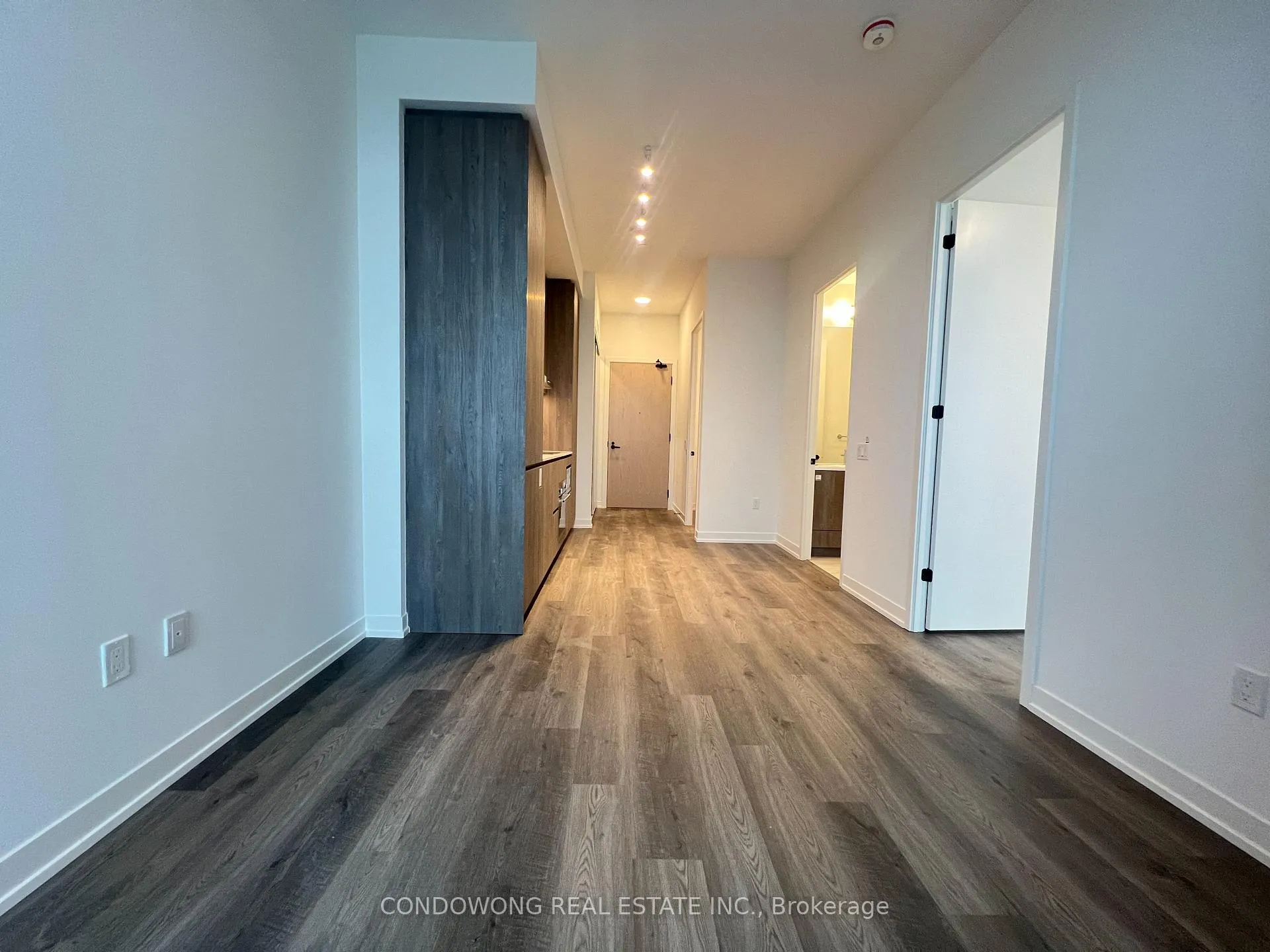 Photo 11 of Unit 3708, 8 Interchange Way, Vaughan, Vaughan Corporate Centre — HOMEH