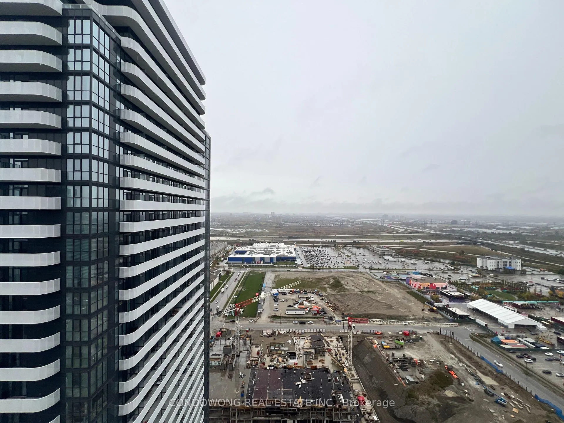 Photo 17 of Unit 3708, 8 Interchange Way, Vaughan, Vaughan Corporate Centre — HOMEH