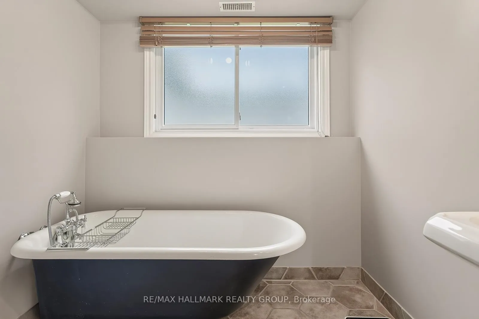Photo 30 of 1445 Matheson Road, Ottawa, Carson Grove — HOMEH