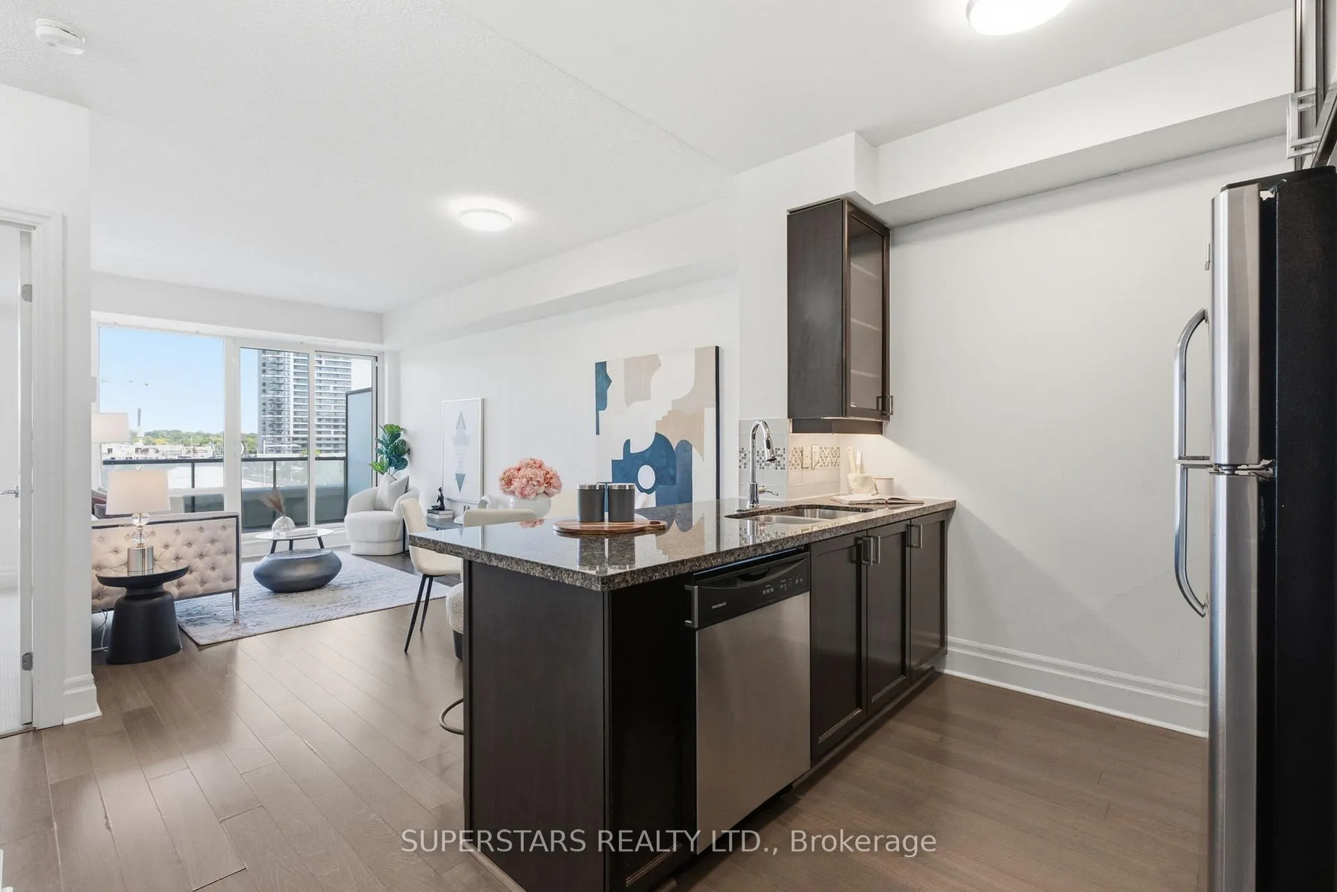 Photo 4 of Unit 305, 151 Upper Duke Crescent, Markham, Unionville — HOMEH