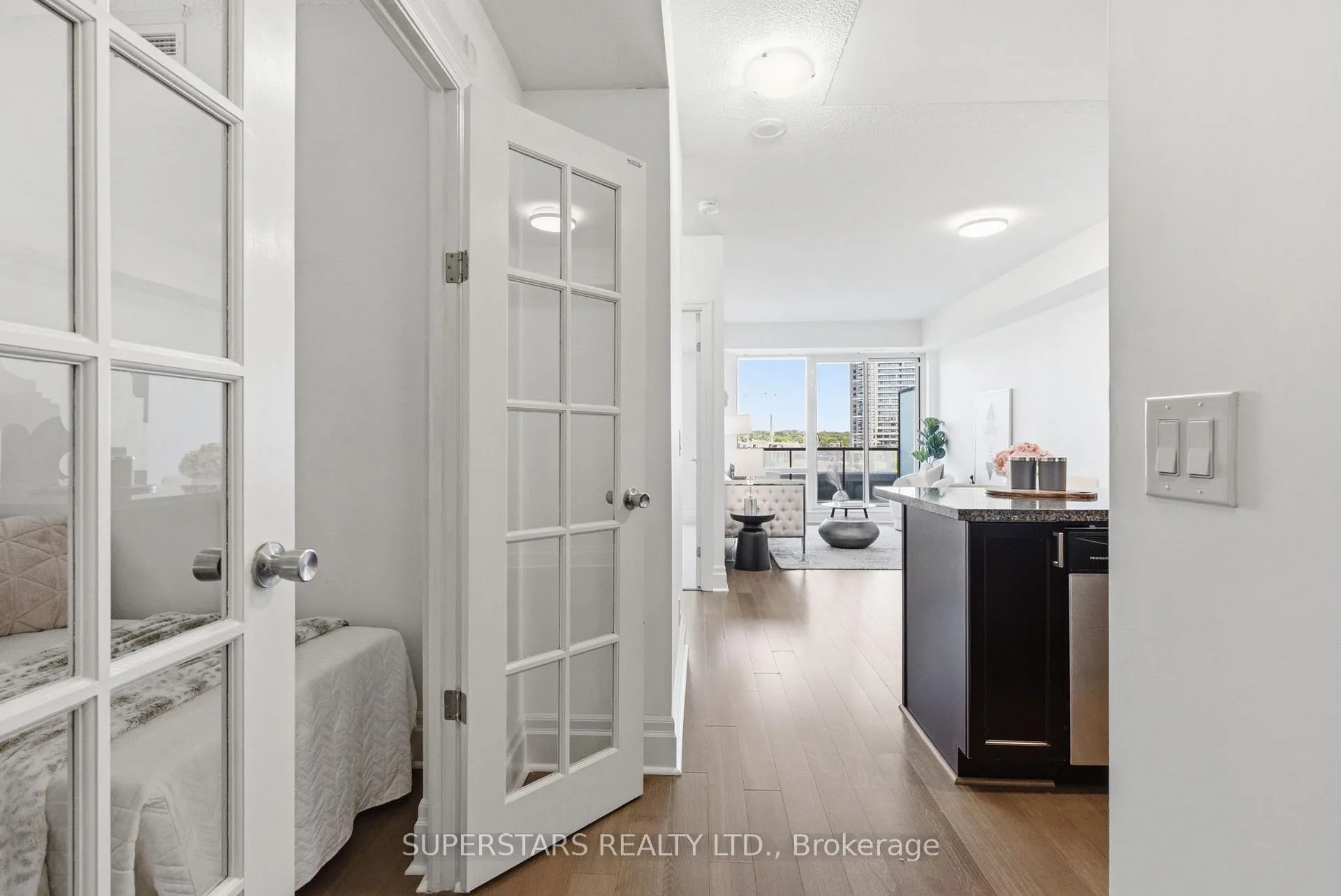 Photo 6 of Unit 305, 151 Upper Duke Crescent, Markham, Unionville — HOMEH