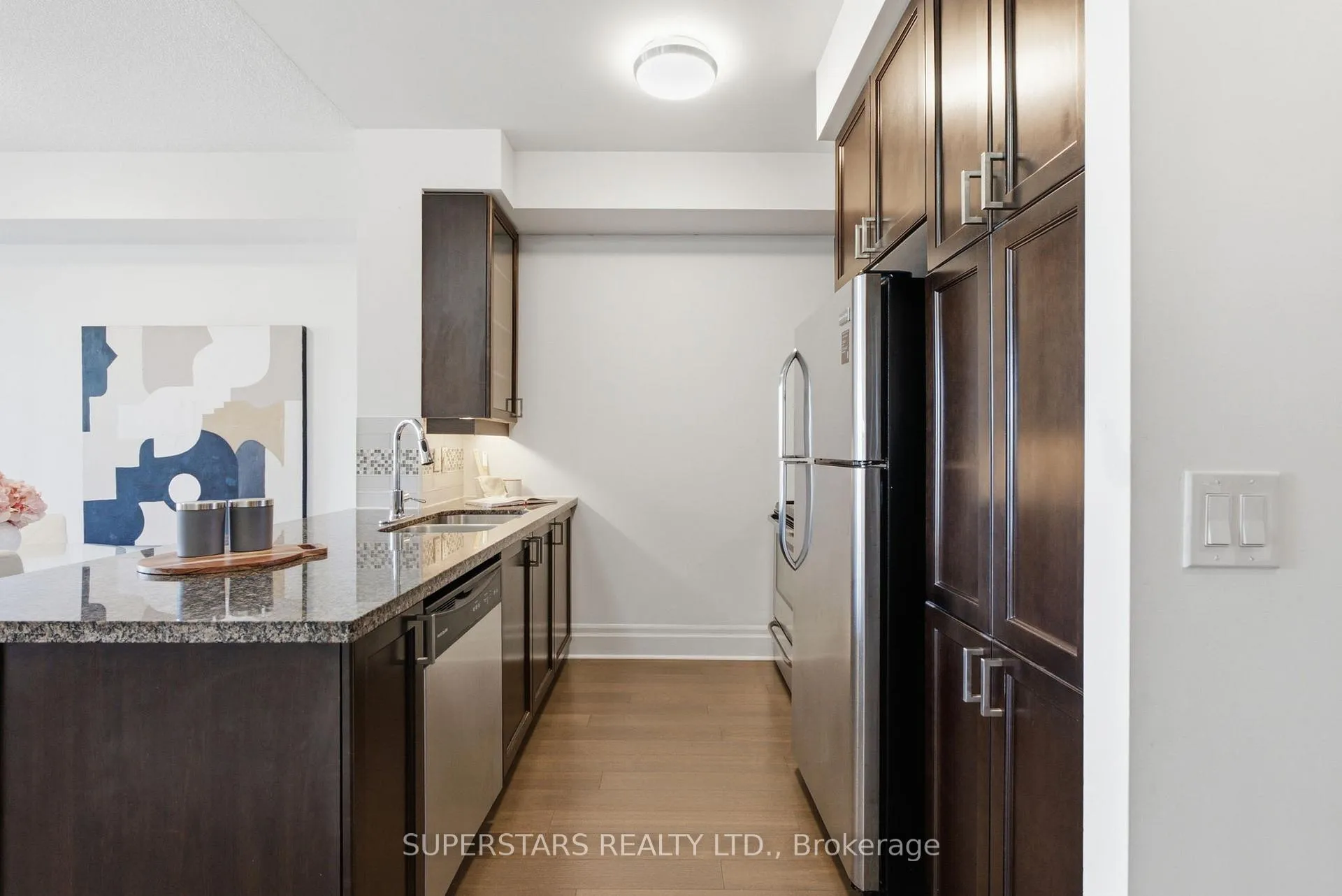 Photo 9 of Unit 305, 151 Upper Duke Crescent, Markham, Unionville — HOMEH