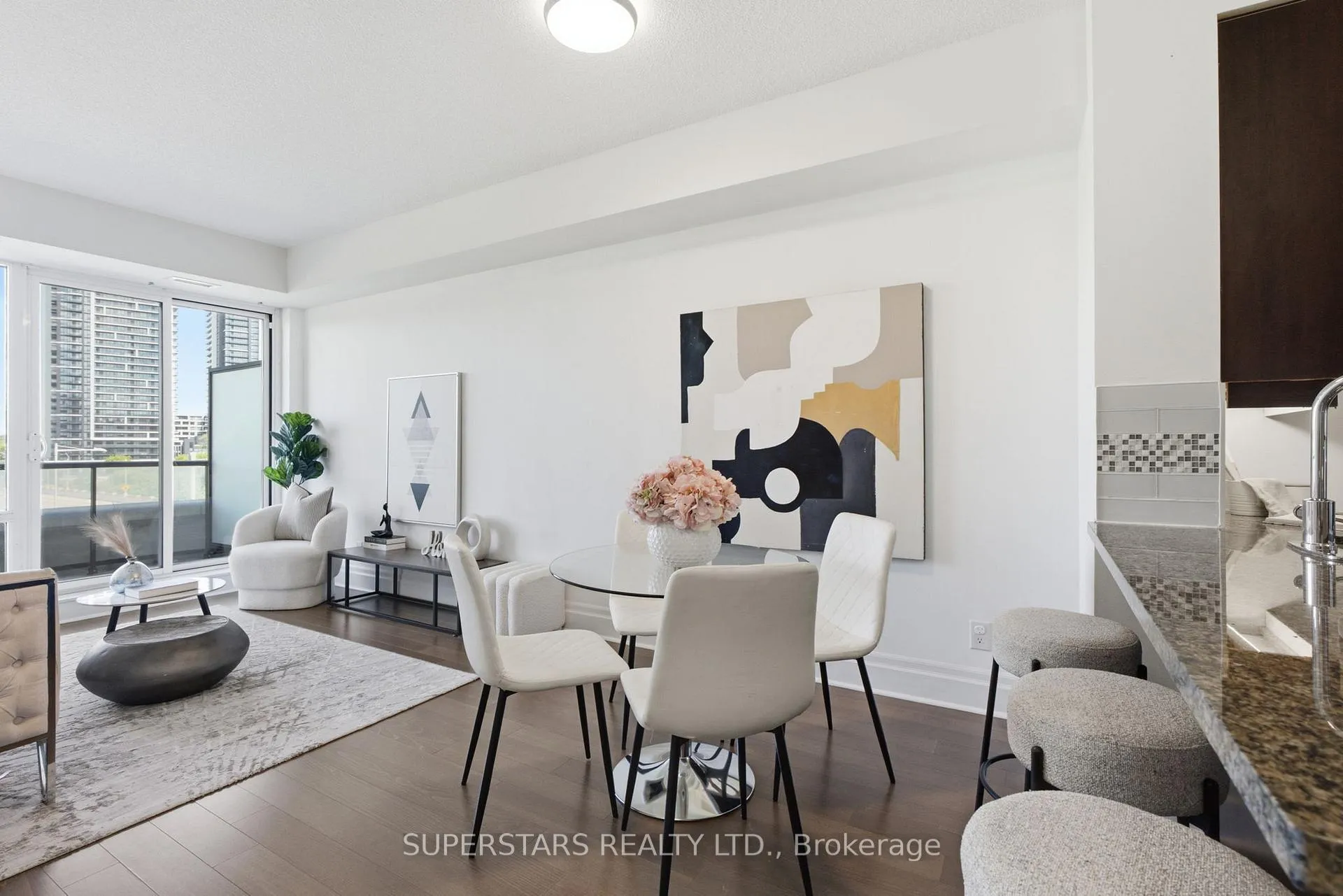 Photo 16 of Unit 305, 151 Upper Duke Crescent, Markham, Unionville — HOMEH