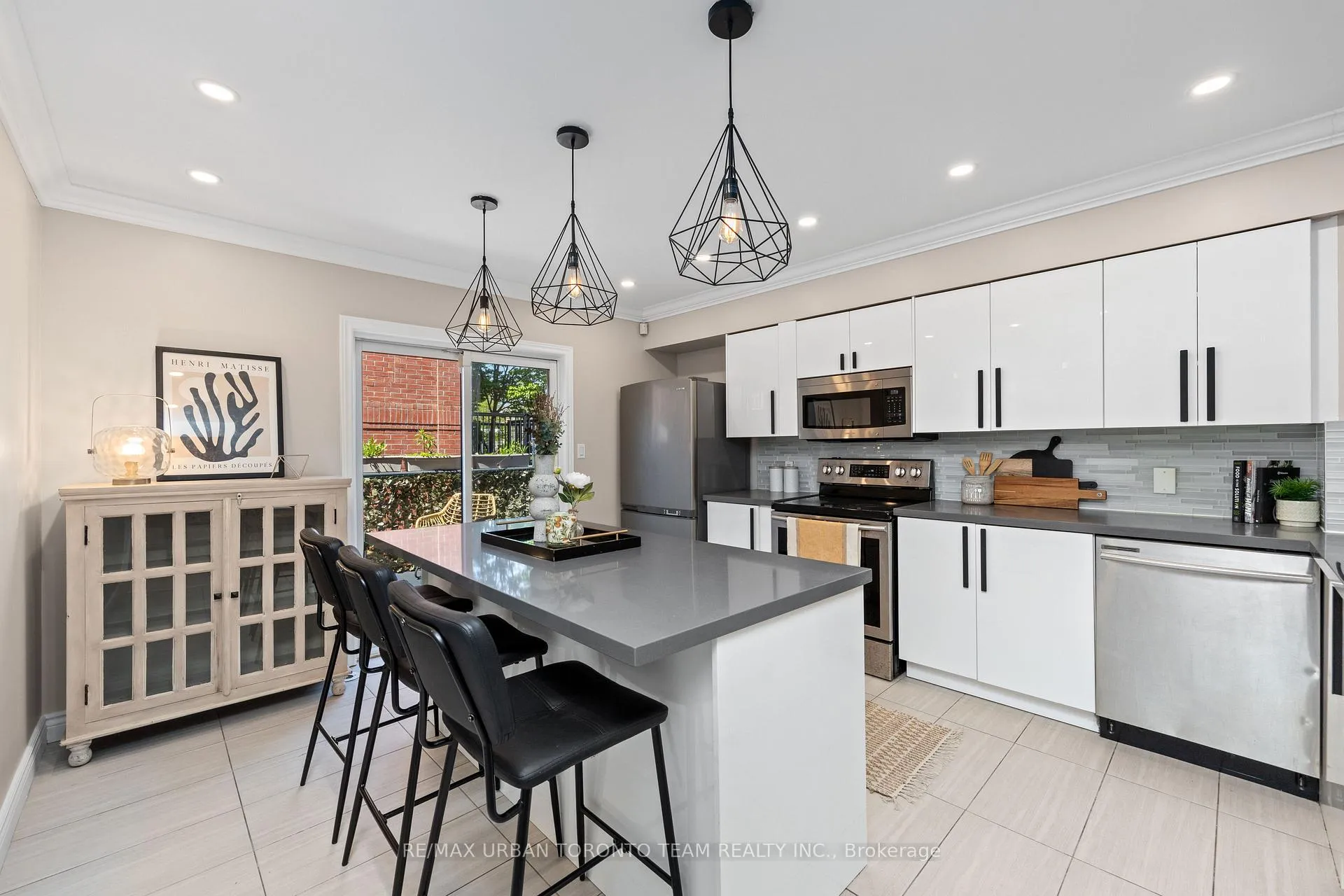 Photo 5 of 12 Old Primrose Lane, Toronto, Regent Park — HOMEH