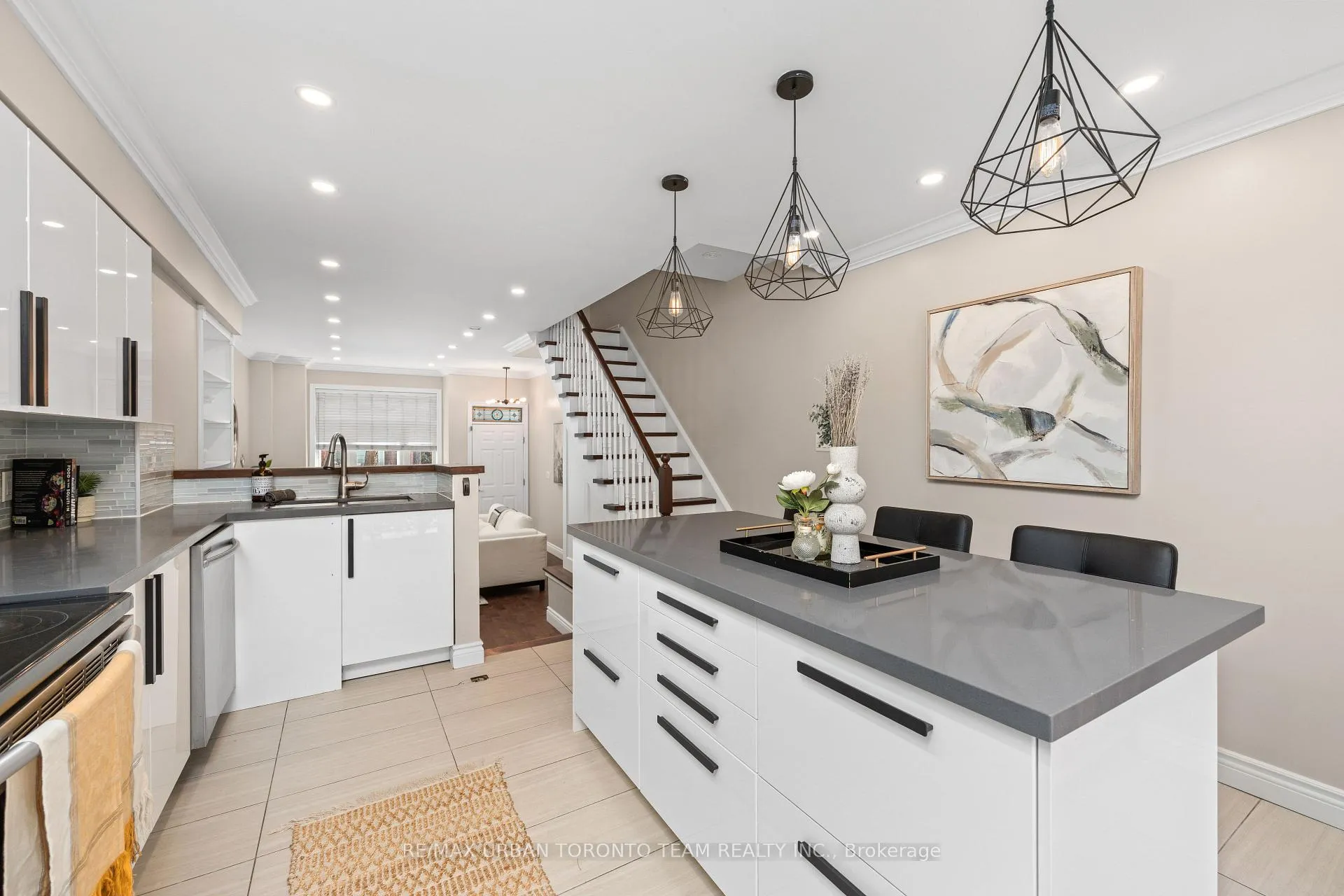 Photo 9 of 12 Old Primrose Lane, Toronto, Regent Park — HOMEH