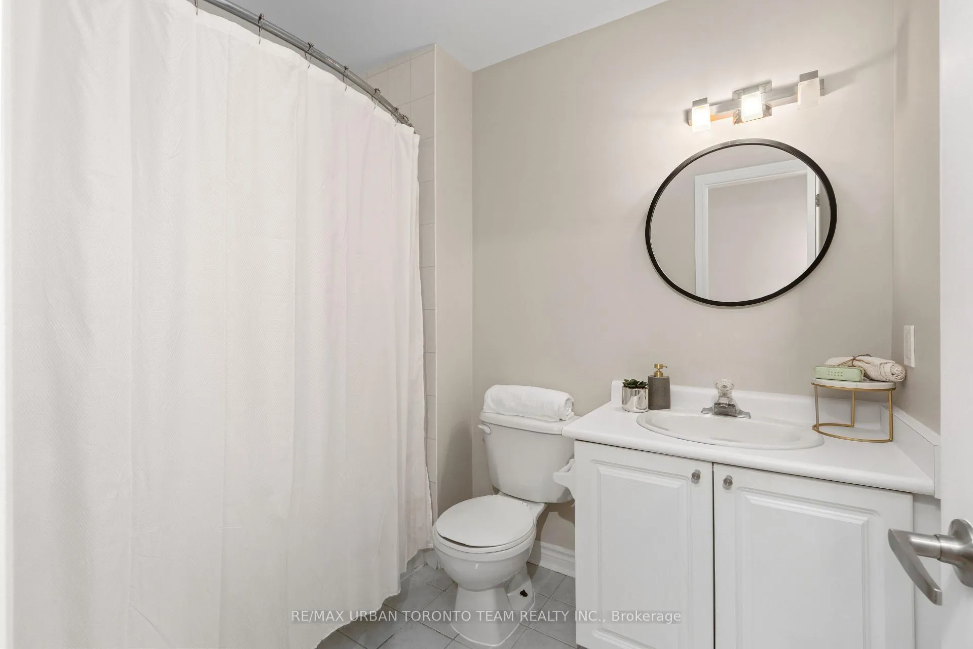 Photo 20 of 12 Old Primrose Lane, Toronto, Regent Park — HOMEH