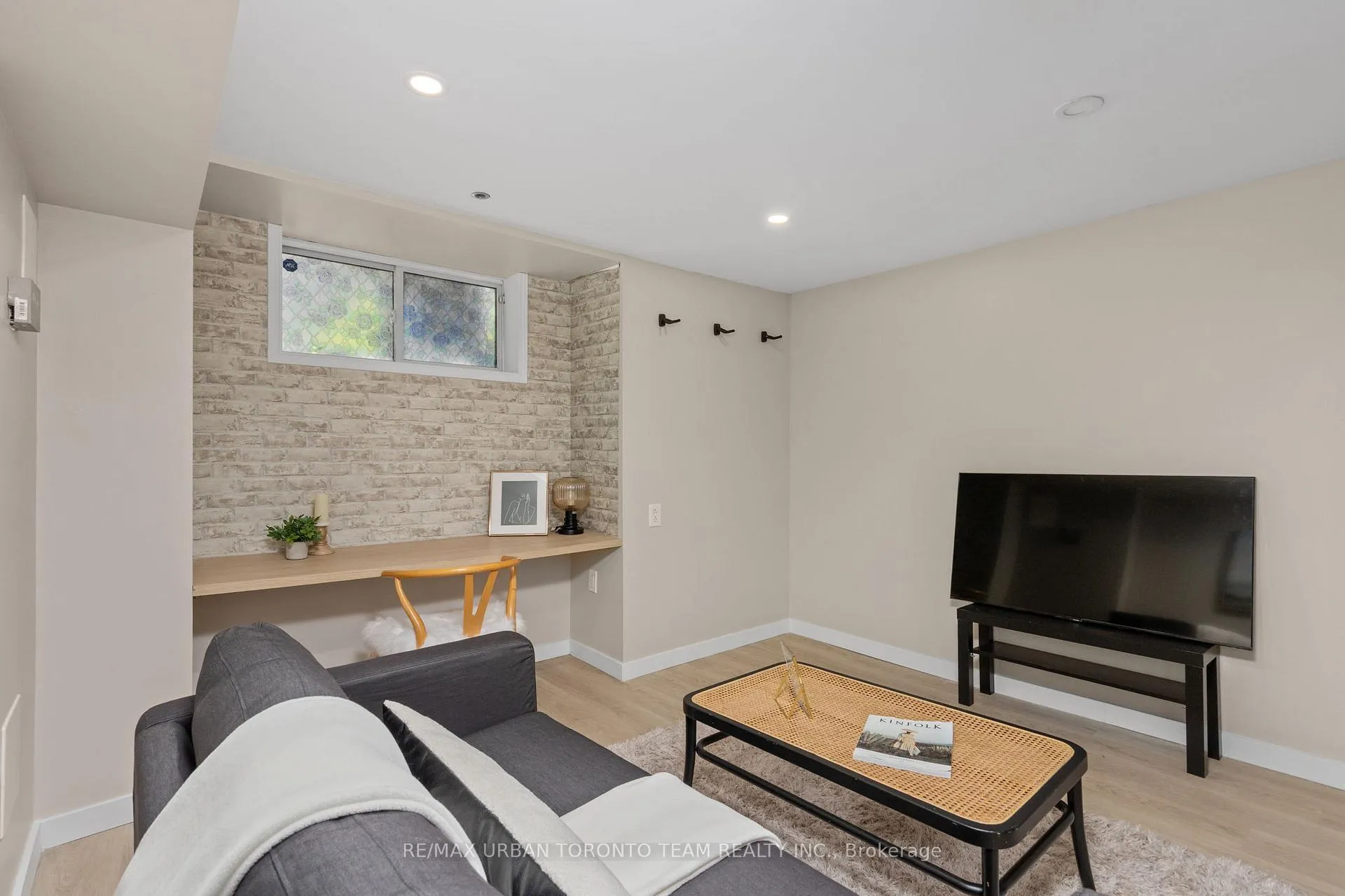 Photo 25 of 12 Old Primrose Lane, Toronto, Regent Park — HOMEH