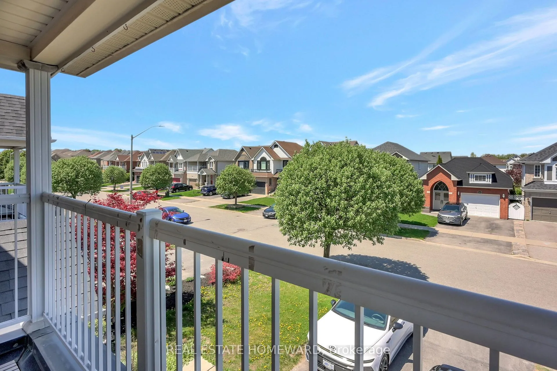 Photo 11 of 166 Hutton Place, Clarington, Bowmanville — HOMEH