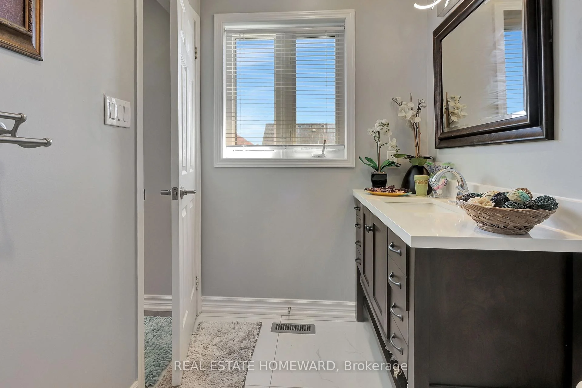 Photo 32 of 166 Hutton Place, Clarington, Bowmanville — HOMEH