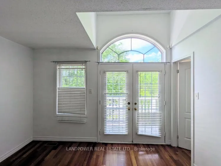 Photo 9 of 81 White's Hill Avenue, Markham, Cornell — HOMEH