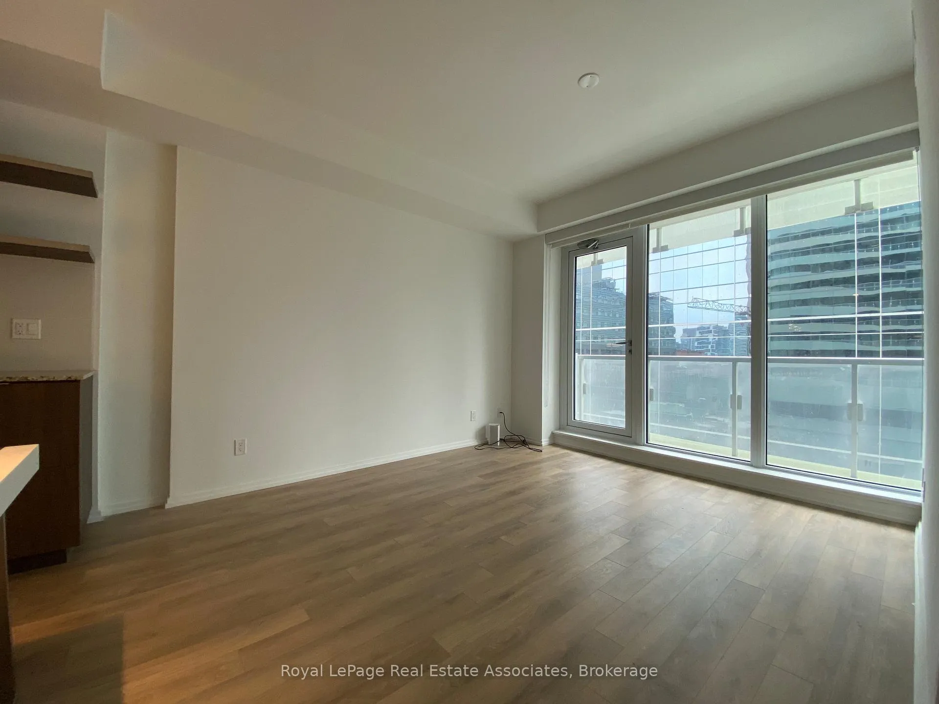 Photo 4 of Unit 1207, 197 Yonge Street, Toronto, Church-Yonge Corridor — HOMEH