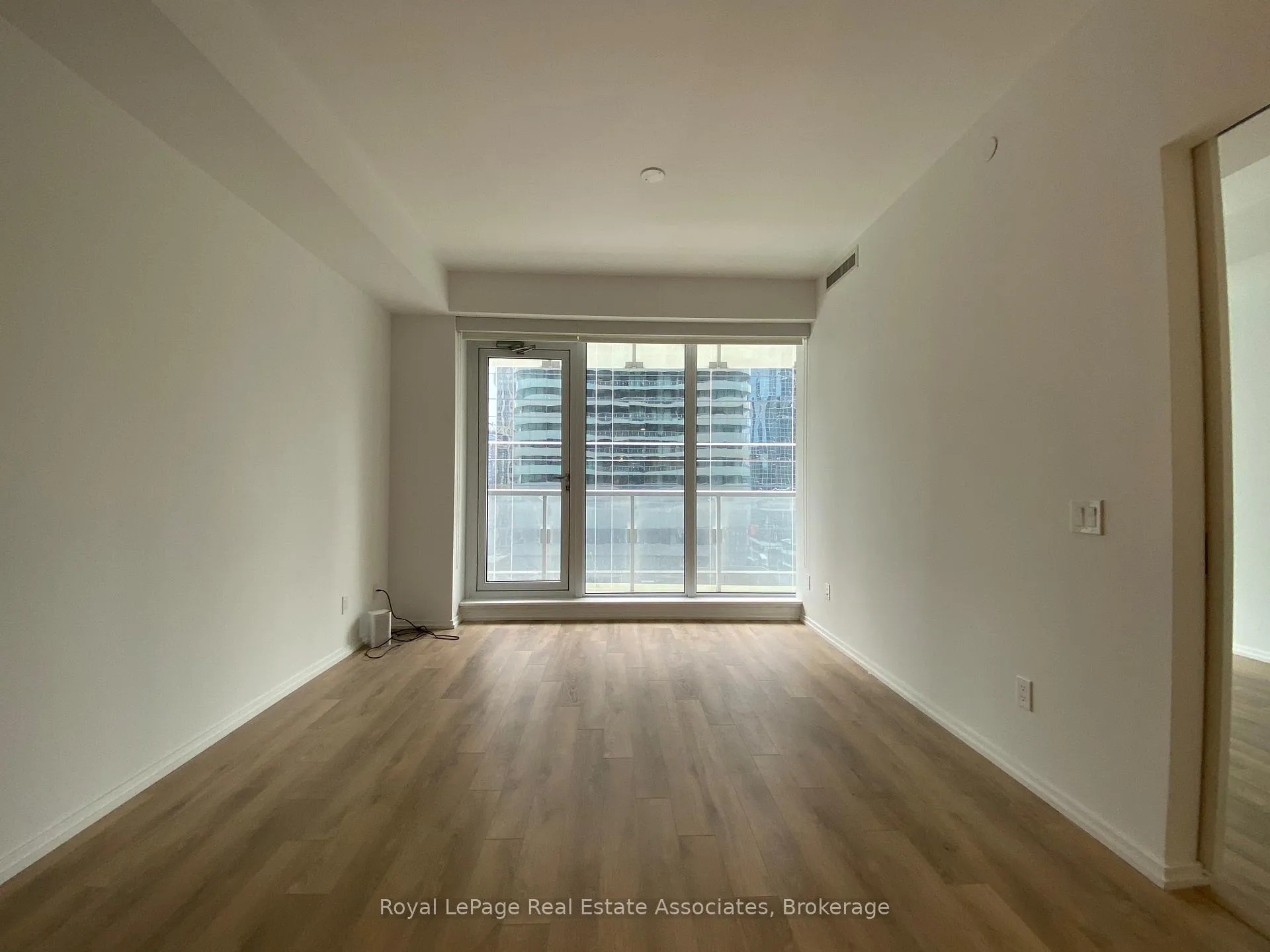 Photo 5 of Unit 1207, 197 Yonge Street, Toronto, Church-Yonge Corridor — HOMEH