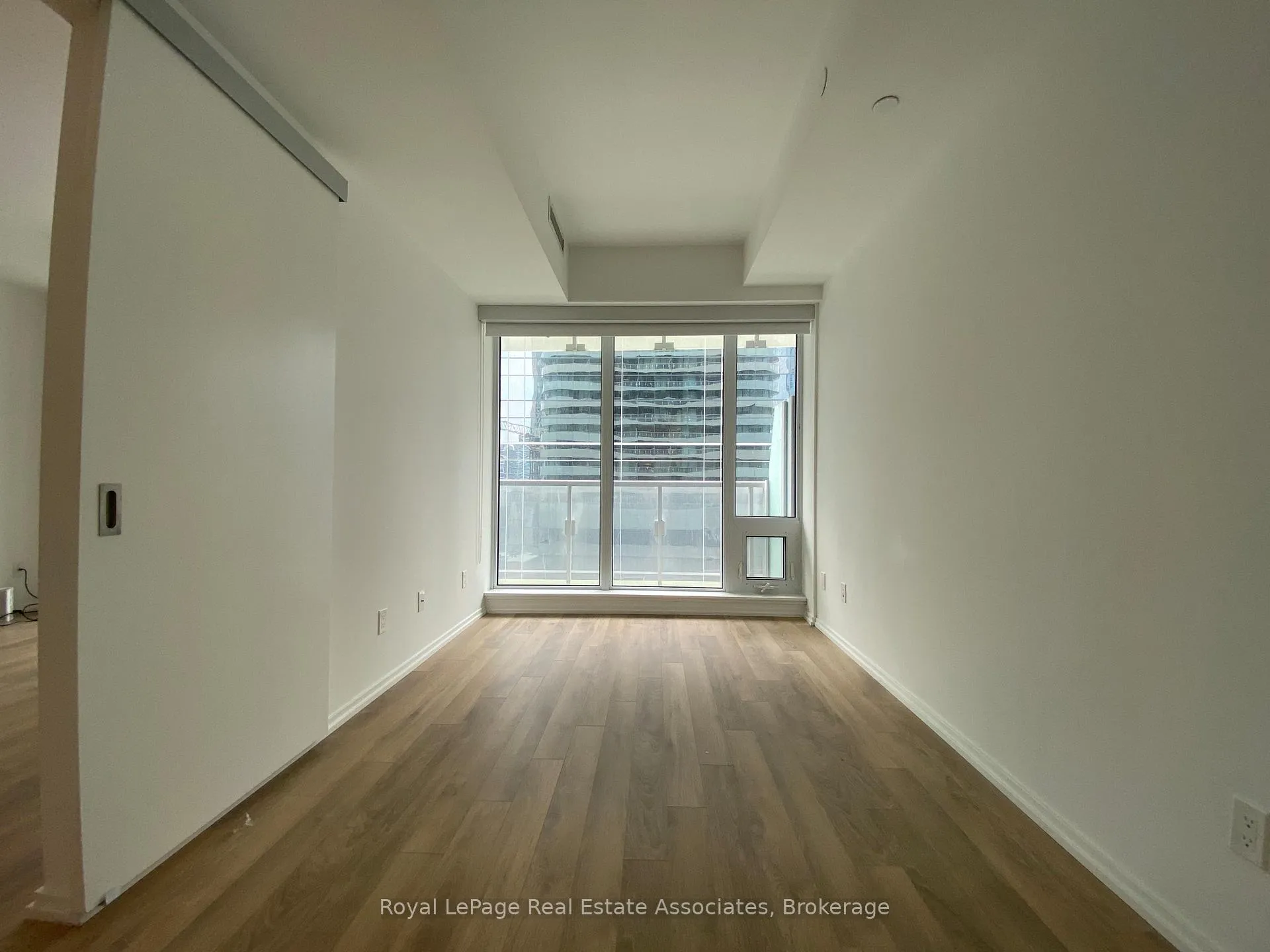 Photo 9 of Unit 1207, 197 Yonge Street, Toronto, Church-Yonge Corridor — HOMEH