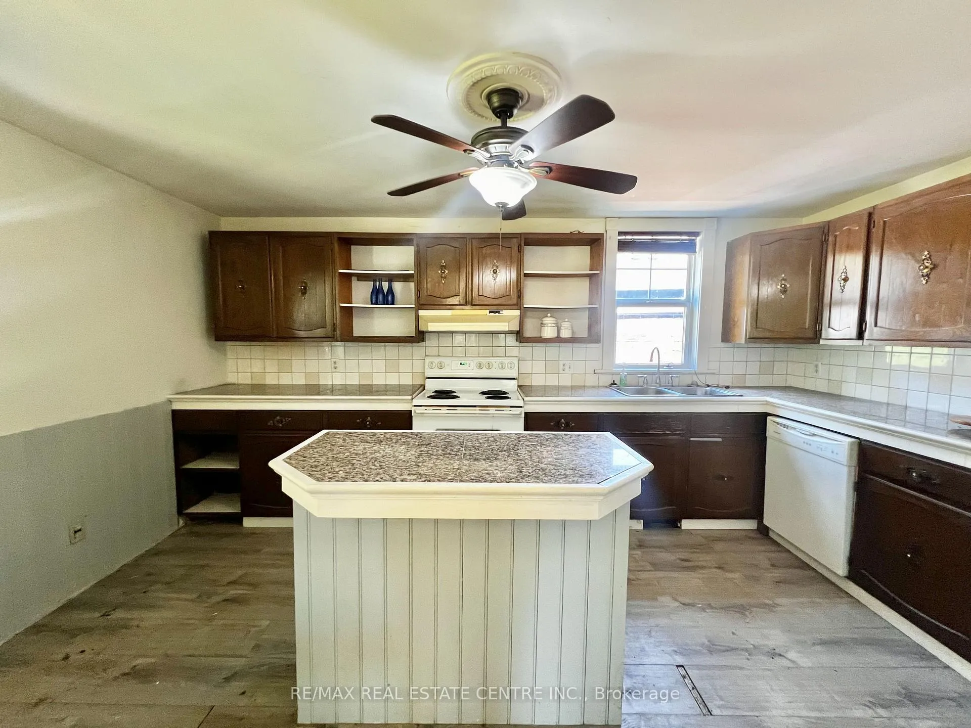 Photo 11 of 308 William Street, Shelburne — HOMEH