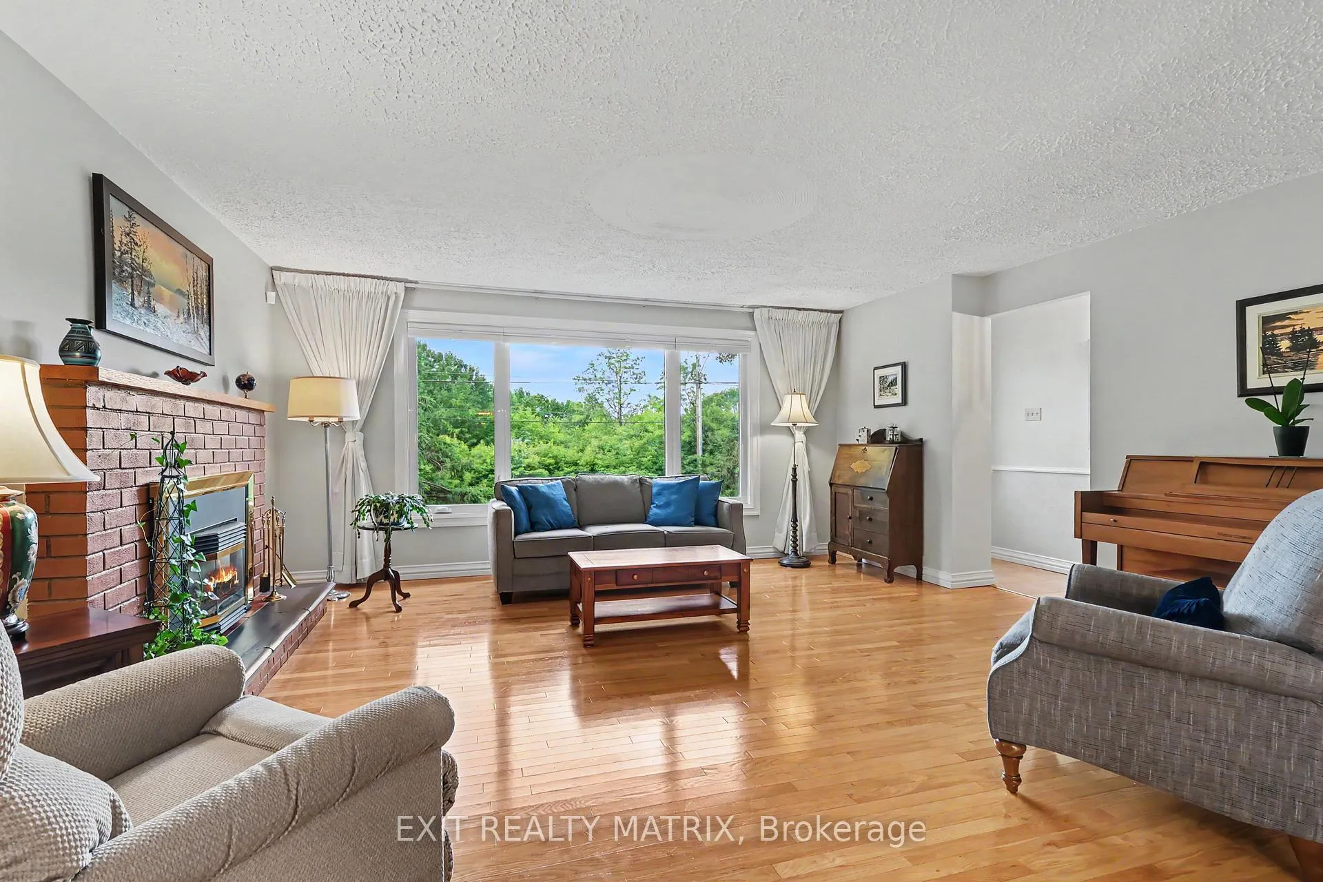 Photo 3 of 39 Tauvette Street, Ottawa, Blackburn Hamlet — HOMEH