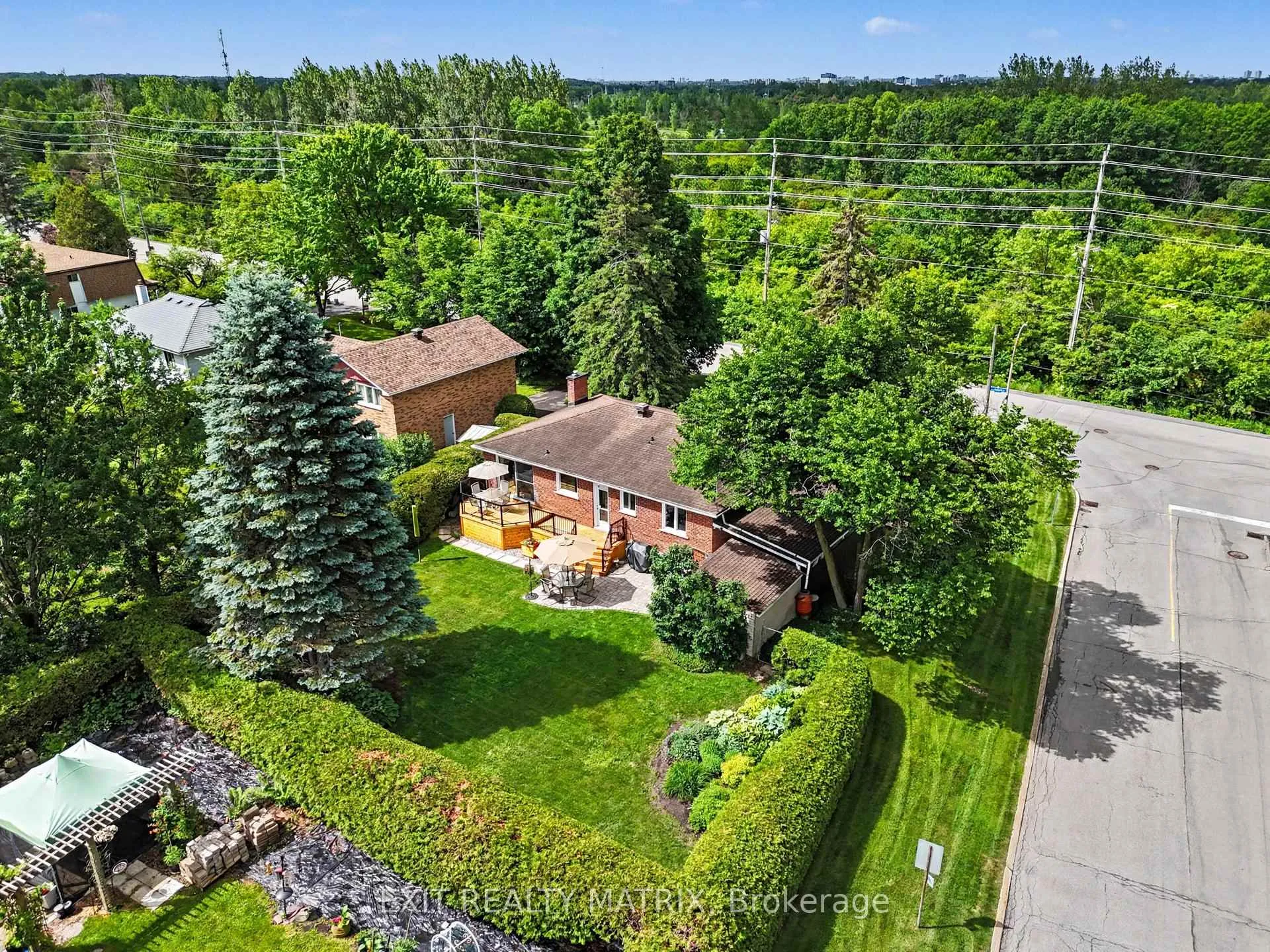 Photo 32 of 39 Tauvette Street, Ottawa, Blackburn Hamlet — HOMEH