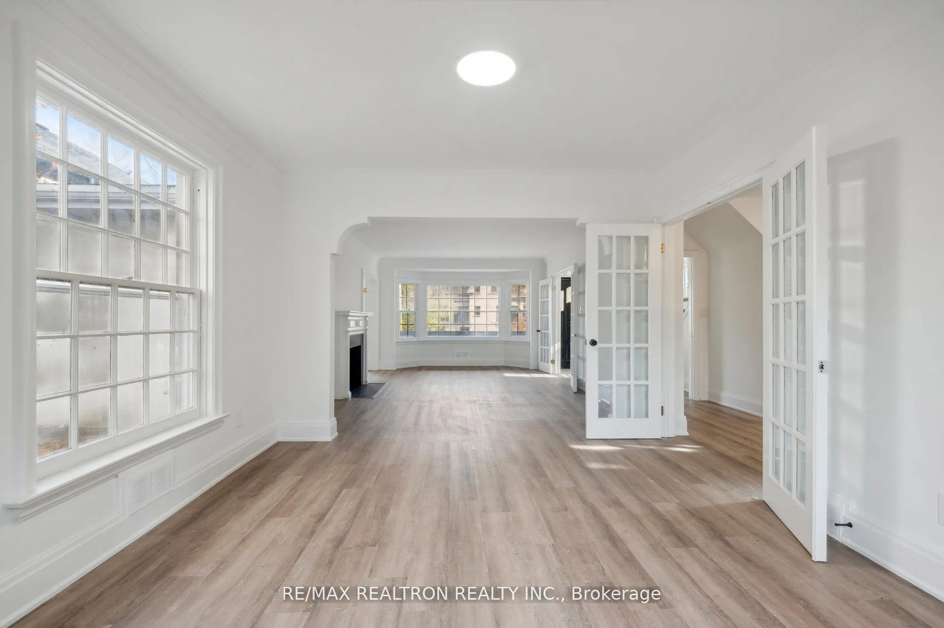 Photo 9 of 6 Woodvale Crescent, Toronto, East York — HOMEH