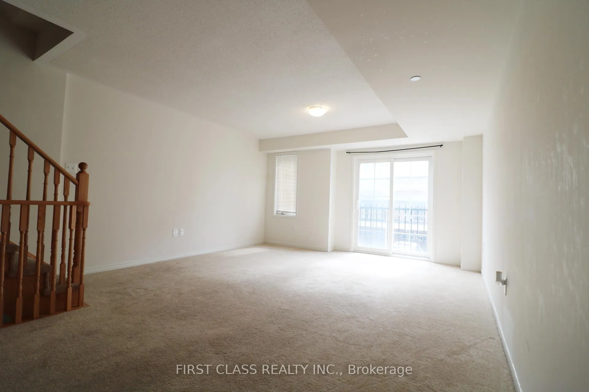 Photo 2 of 2309 Chevron Prince Path, Oshawa, Windfields — HOMEH