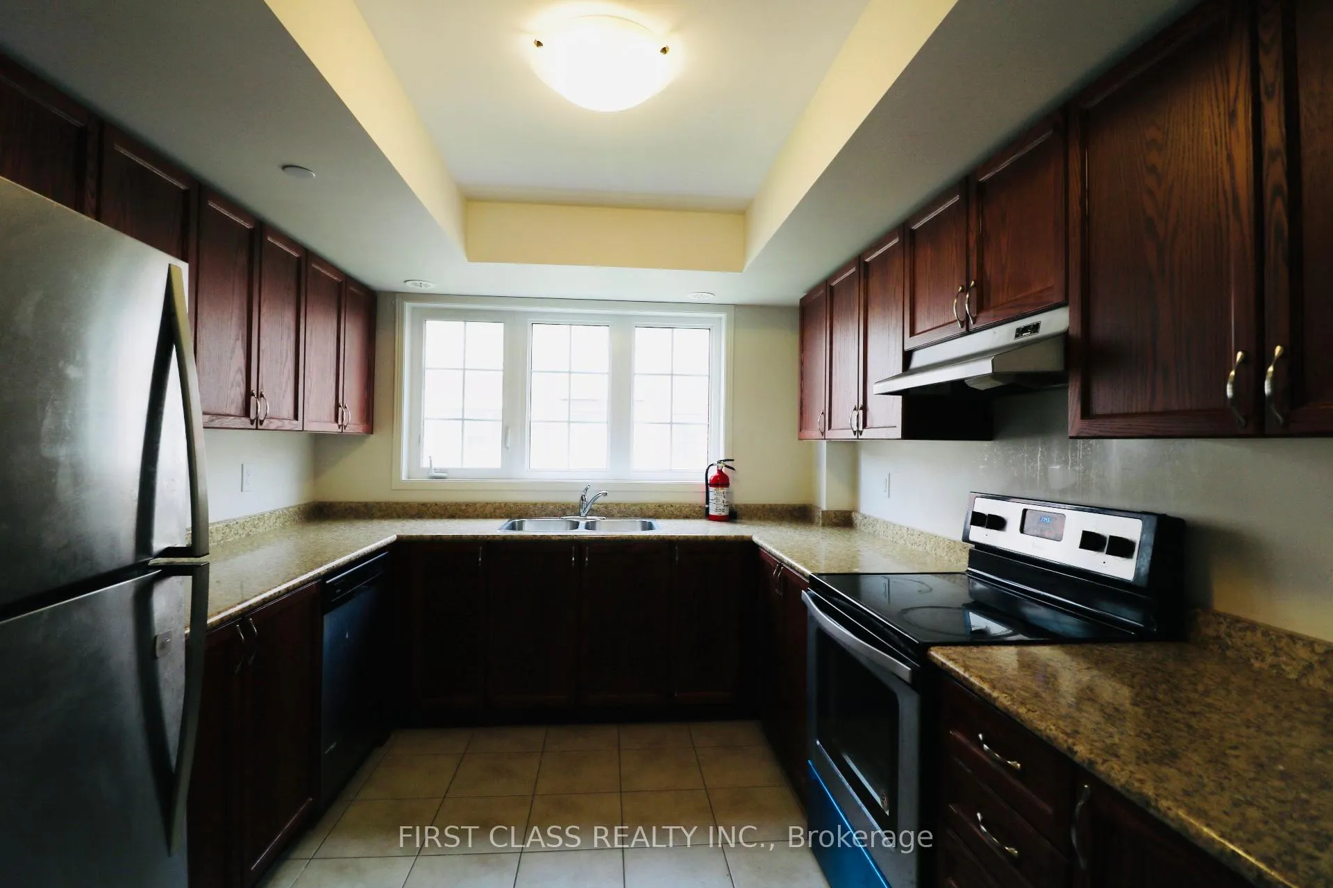 Photo 3 of 2309 Chevron Prince Path, Oshawa, Windfields — HOMEH