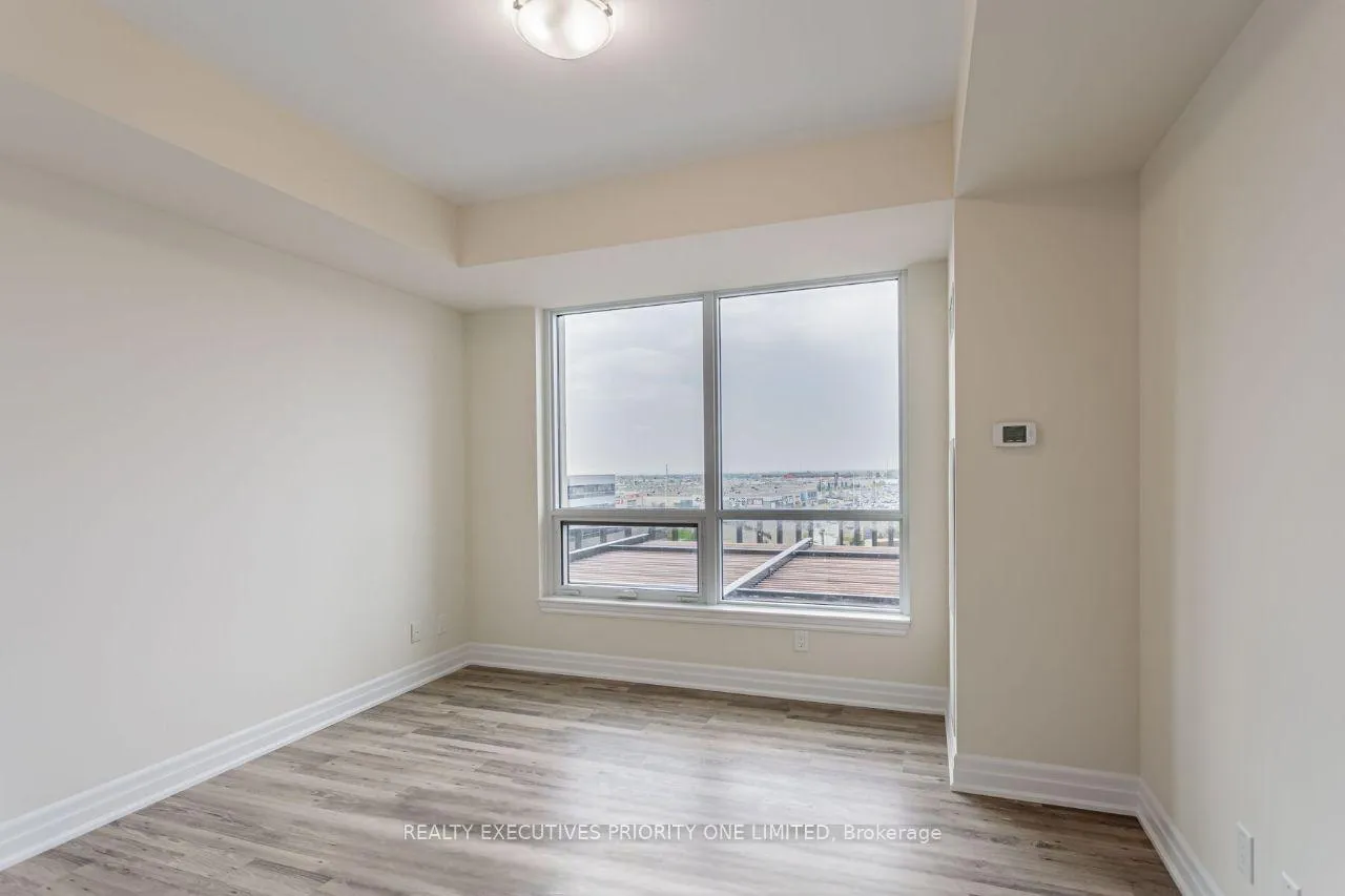 Photo 7 of Unit 809, 9075 Jane Street, Vaughan, Concord — HOMEH