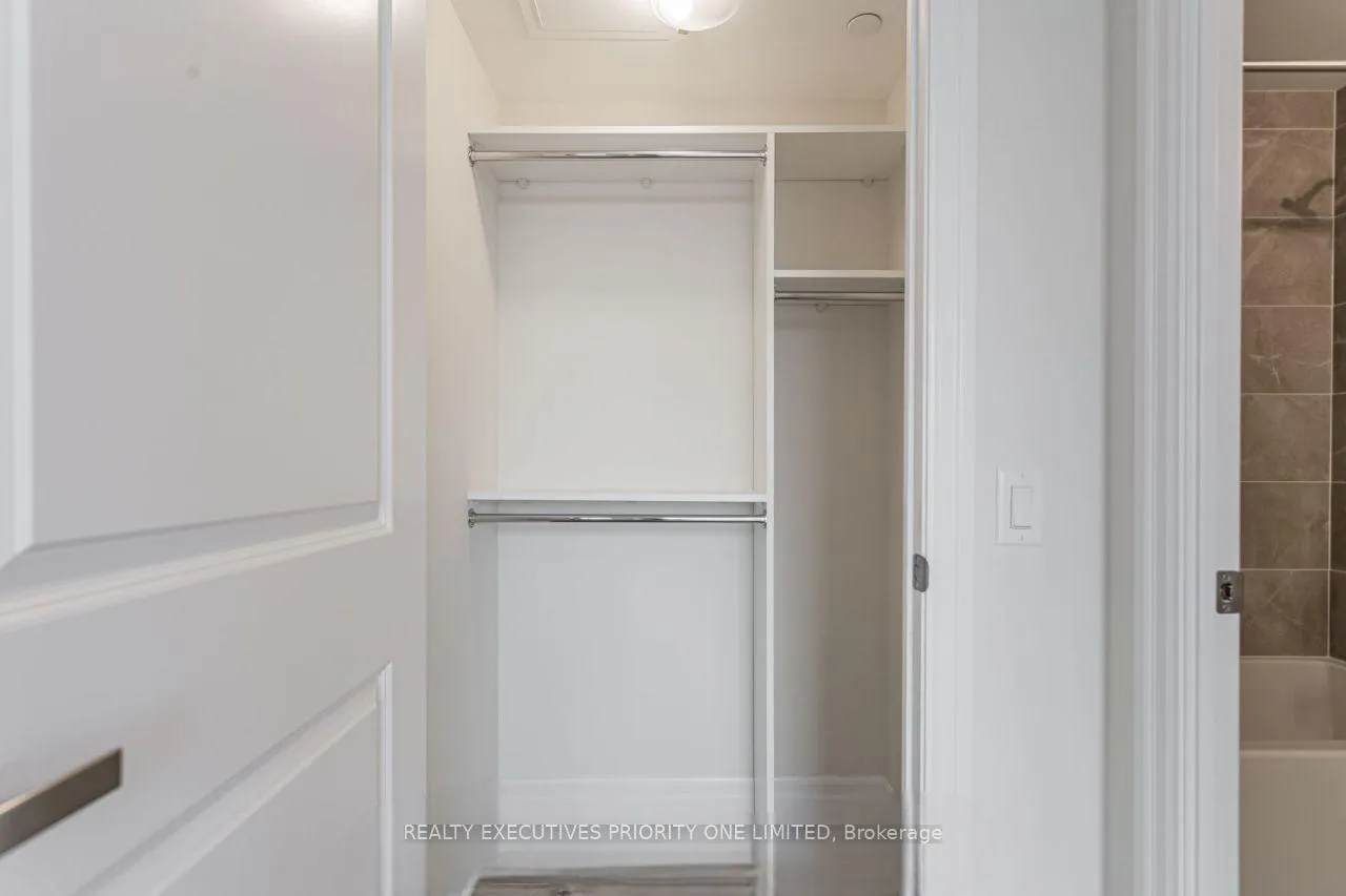 Photo 8 of Unit 809, 9075 Jane Street, Vaughan, Concord — HOMEH
