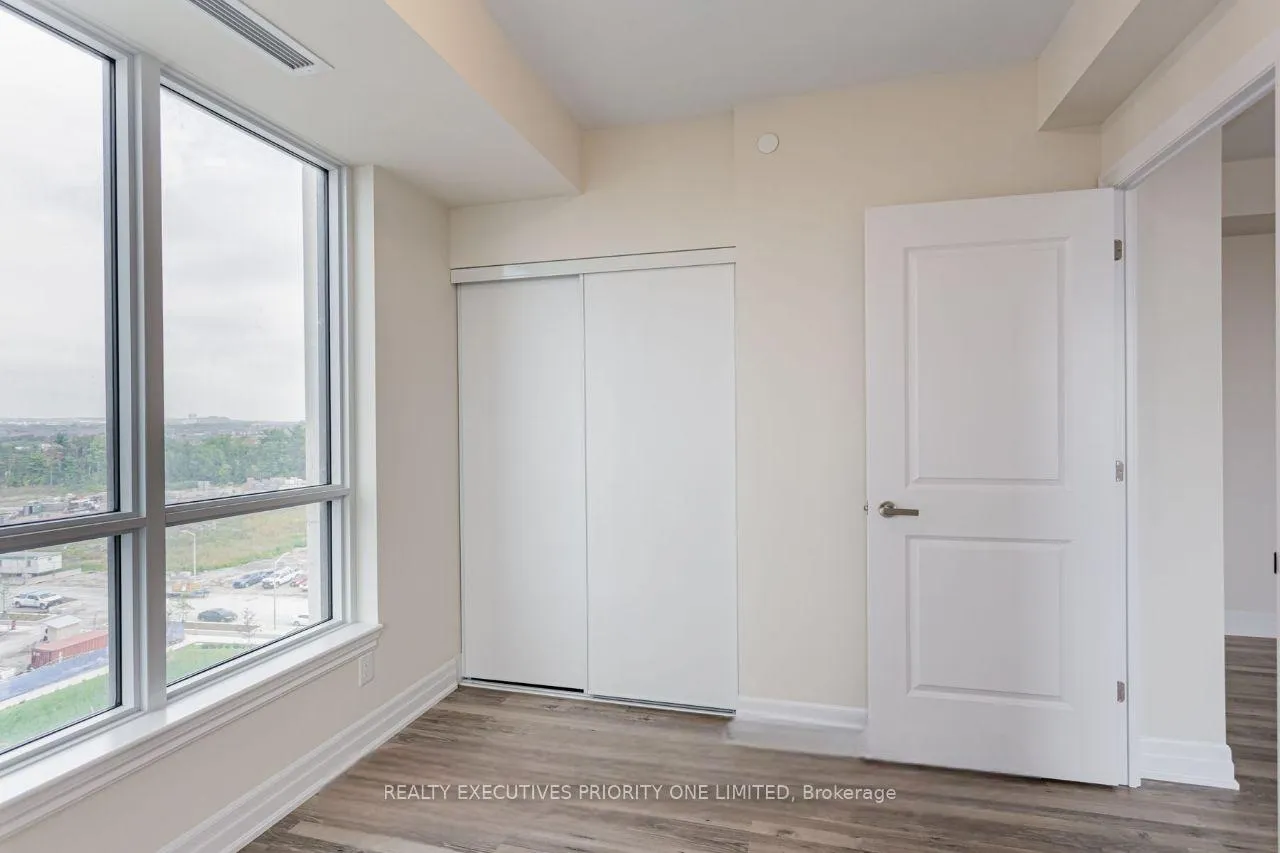 Photo 10 of Unit 809, 9075 Jane Street, Vaughan, Concord — HOMEH