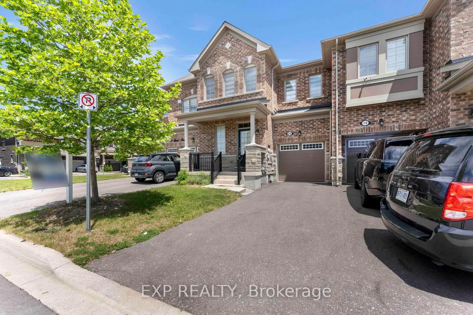 Photo 3 of 21 Boat Street, Brampton, Northwest Brampton — HOMEH