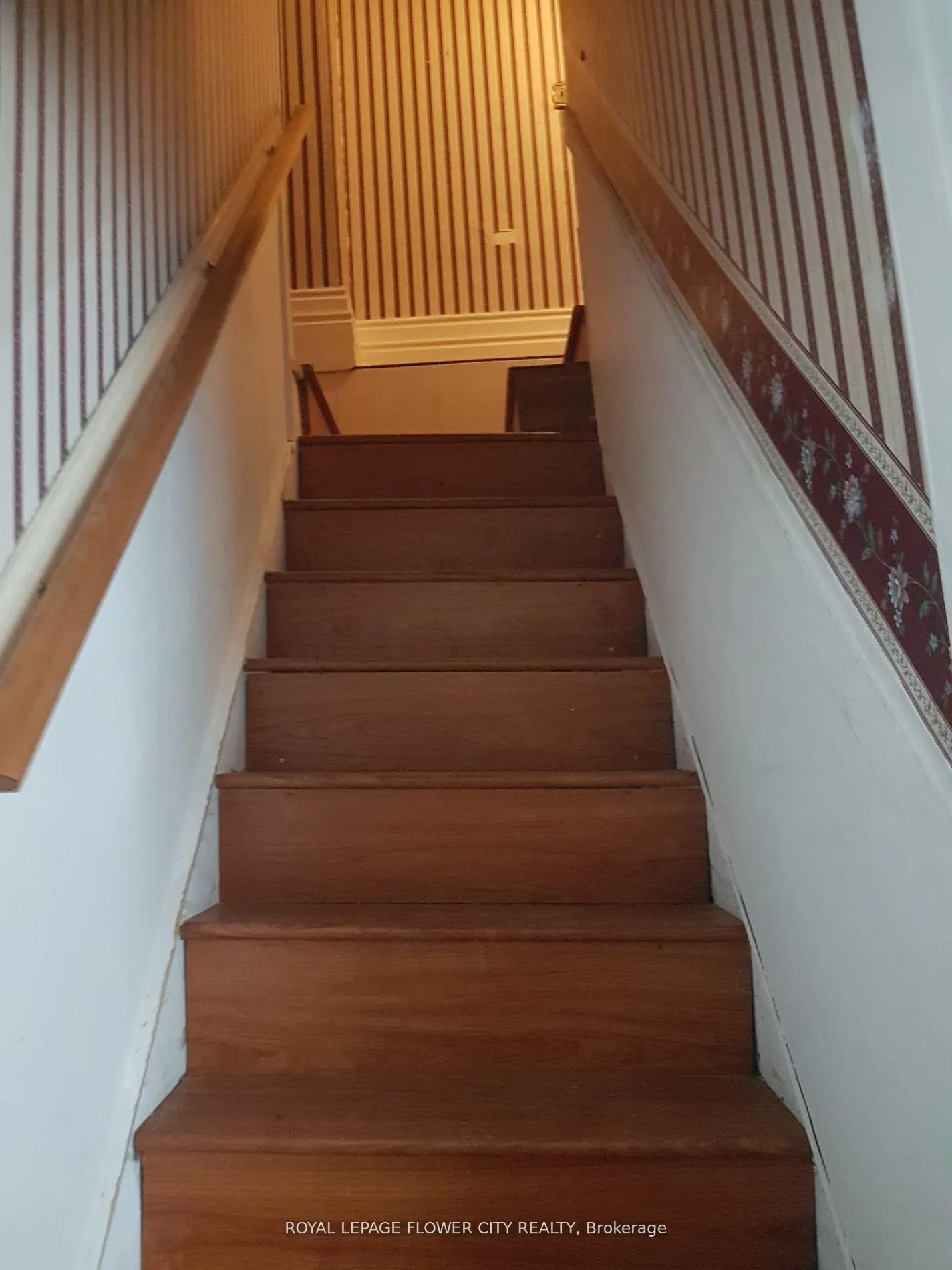Photo 3 of 156097 Highway 10, Shelburne — HOMEH
