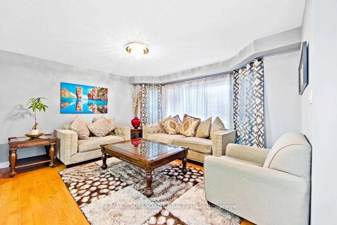 Photo 3 of 7 McAlpine Avenue, Ajax, Northwest Ajax — HOMEH