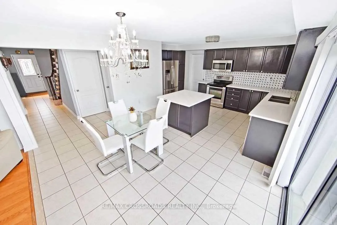 Photo 4 of 7 McAlpine Avenue, Ajax, Northwest Ajax — HOMEH