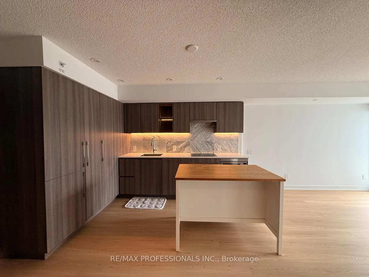 Photo 2 of Unit 1708, 19 Bathurst Street, Toronto, Waterfront Communities — HOMEH