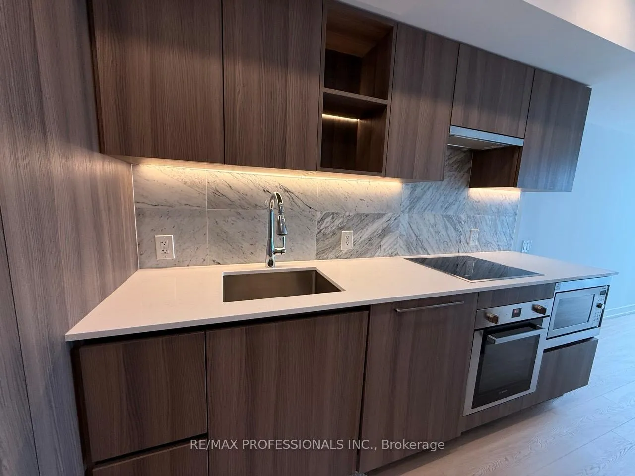 Photo 6 of Unit 1708, 19 Bathurst Street, Toronto, Waterfront Communities — HOMEH