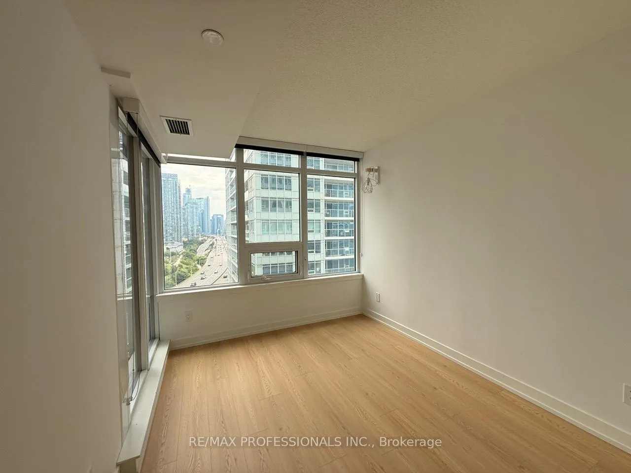 Photo 16 of Unit 1708, 19 Bathurst Street, Toronto, Waterfront Communities — HOMEH