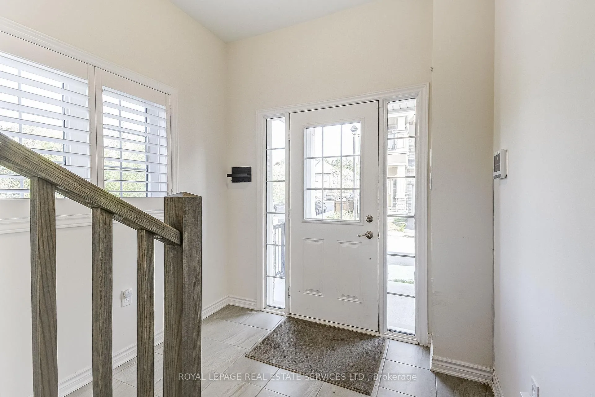 Photo 4 of Unit 14, 305 Garner Road W, Hamilton, Ancaster — HOMEH