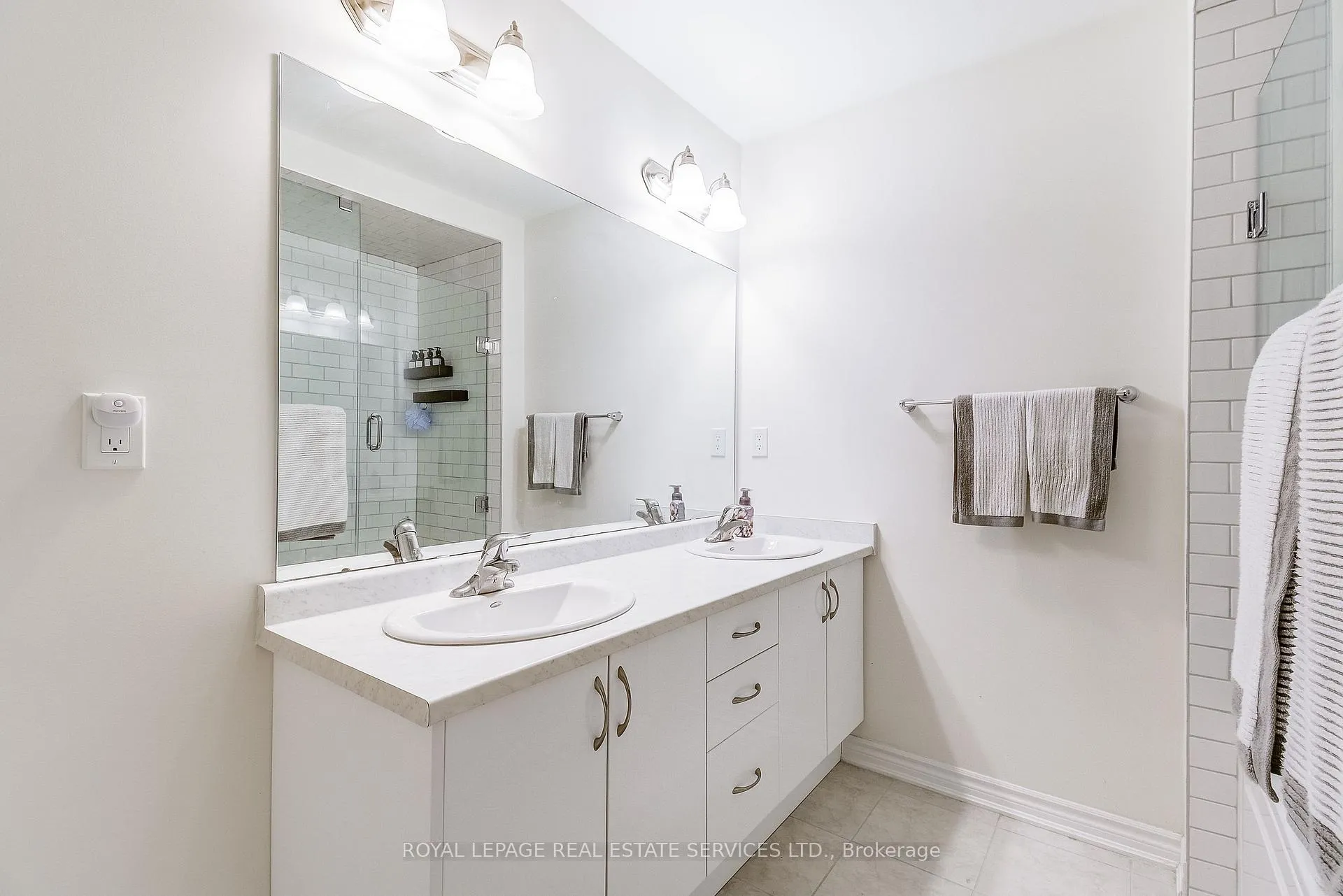 Photo 27 of Unit 14, 305 Garner Road W, Hamilton, Ancaster — HOMEH
