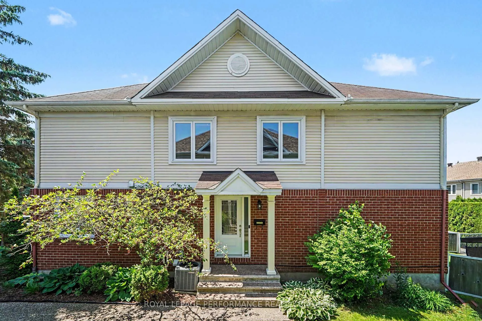 Photo 3 of 6145 Oak Meadows Drive, Ottawa, Chapel Hill — HOMEH