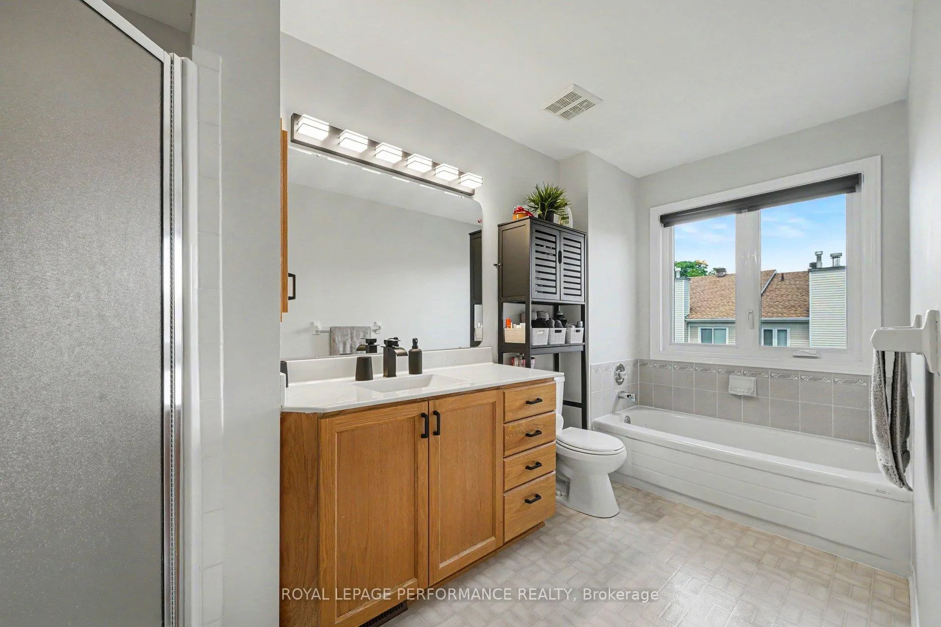 Photo 21 of 6145 Oak Meadows Drive, Ottawa, Chapel Hill — HOMEH