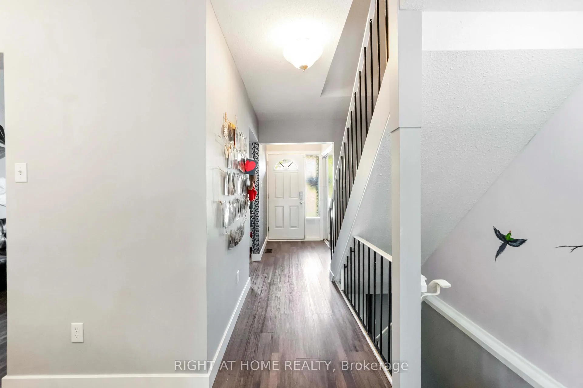 Photo 3 of Unit 3, 21 Midland Crescent, Ottawa, Arlington Woods — HOMEH