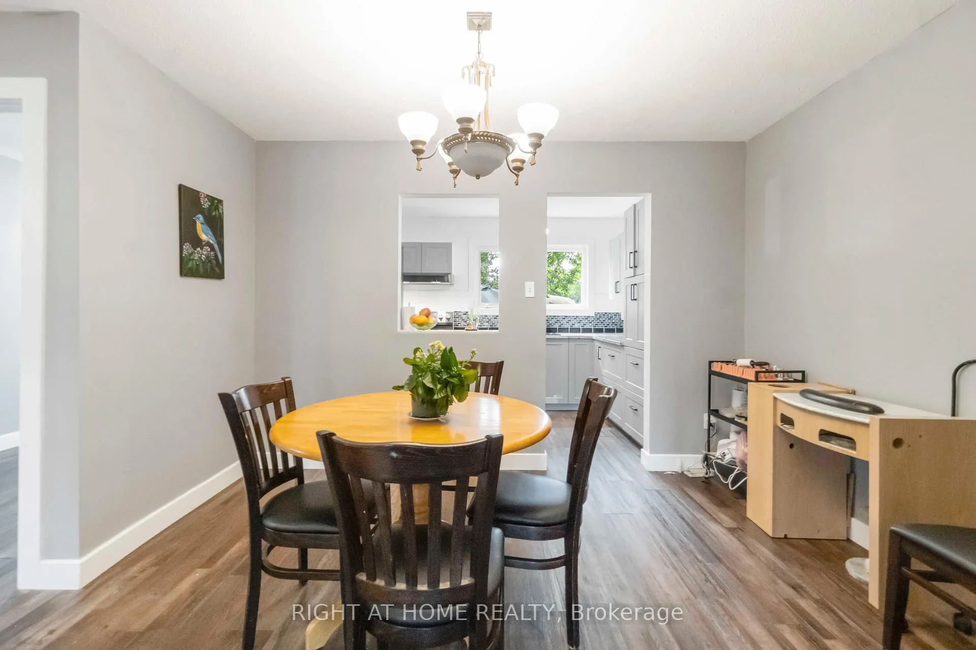 Photo 8 of Unit 3, 21 Midland Crescent, Ottawa, Arlington Woods — HOMEH