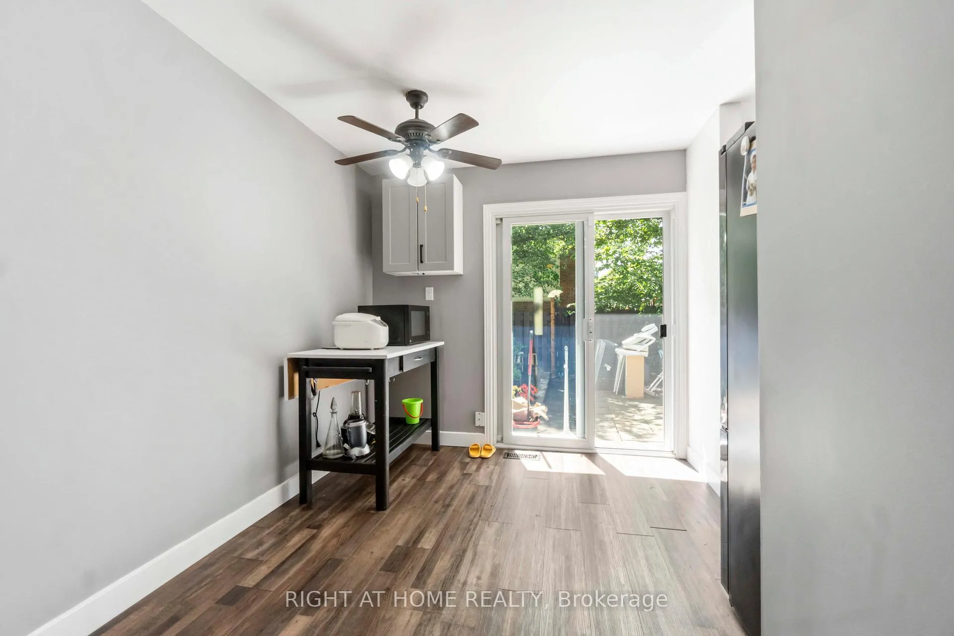 Photo 15 of Unit 3, 21 Midland Crescent, Ottawa, Arlington Woods — HOMEH