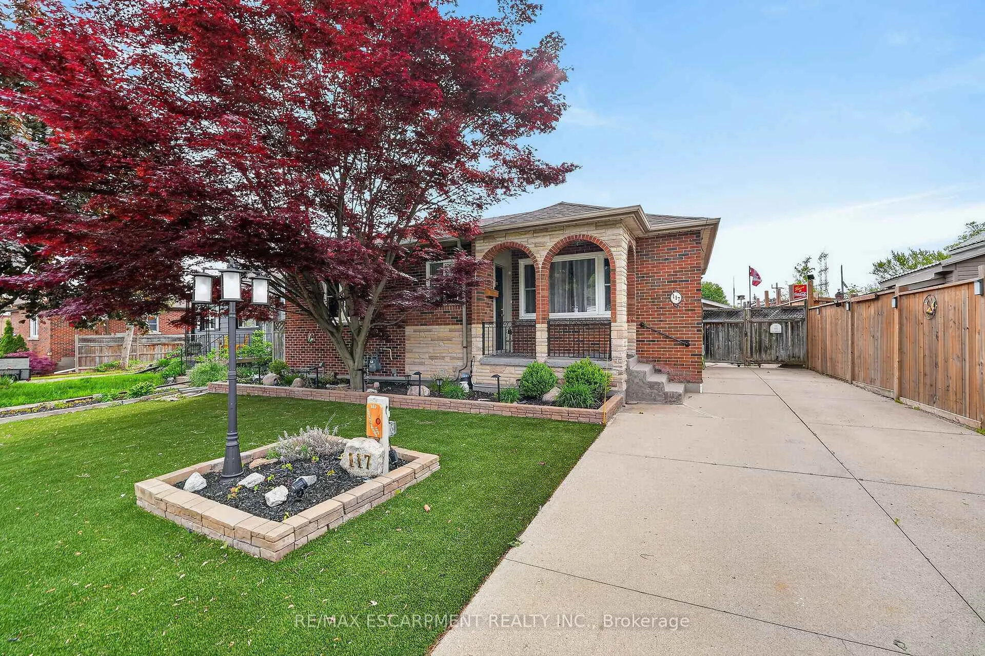 Photo 3 of 117 Stewartdale Avenue, Hamilton, Rosedale — HOMEH