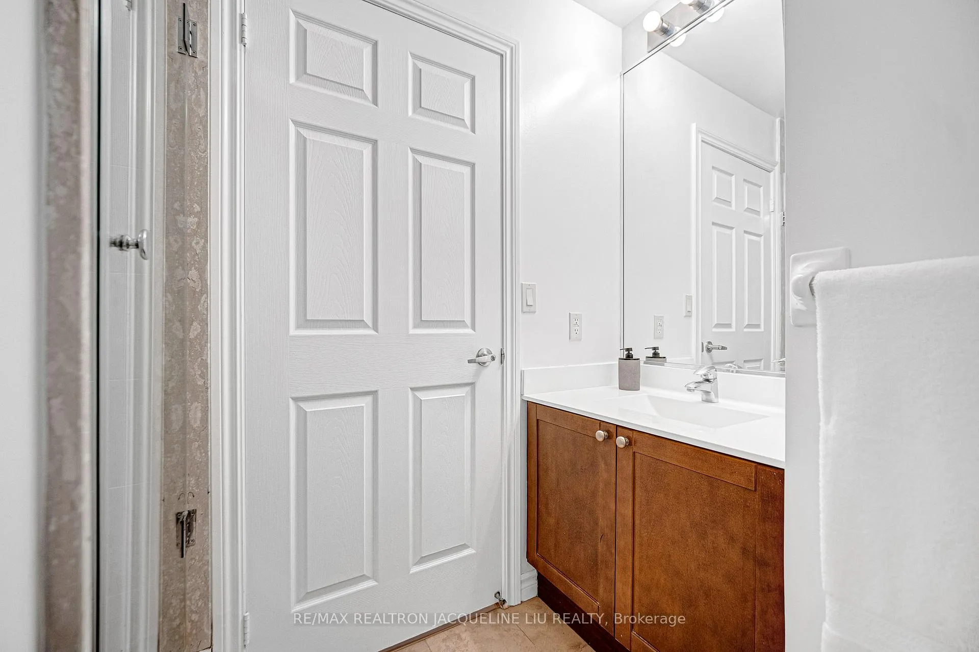 Photo 30 of Unit 3602, 761 Bay Street, Toronto, Bay Street Corridor — HOMEH