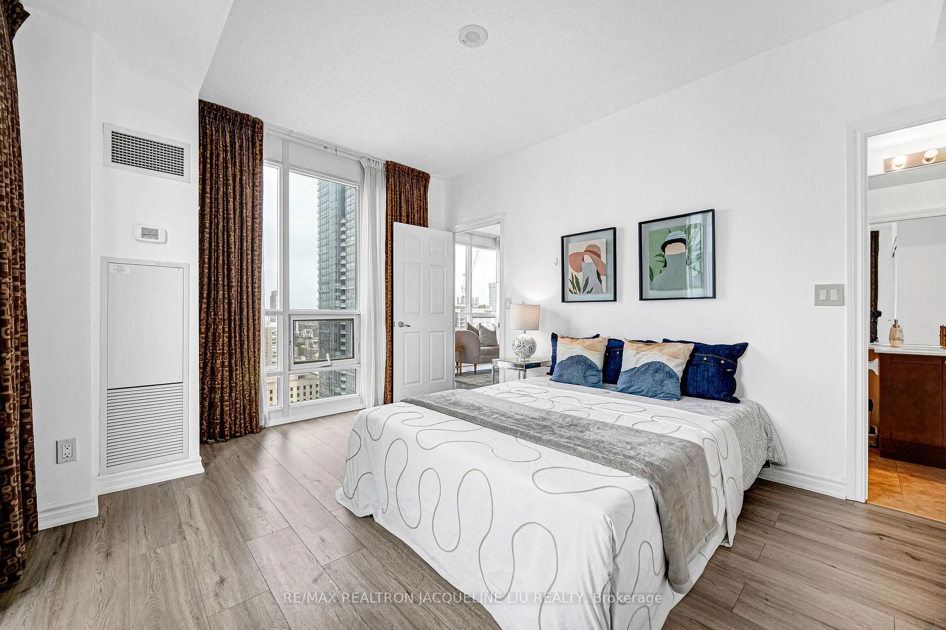Photo 38 of Unit 3602, 761 Bay Street, Toronto, Bay Street Corridor — HOMEH