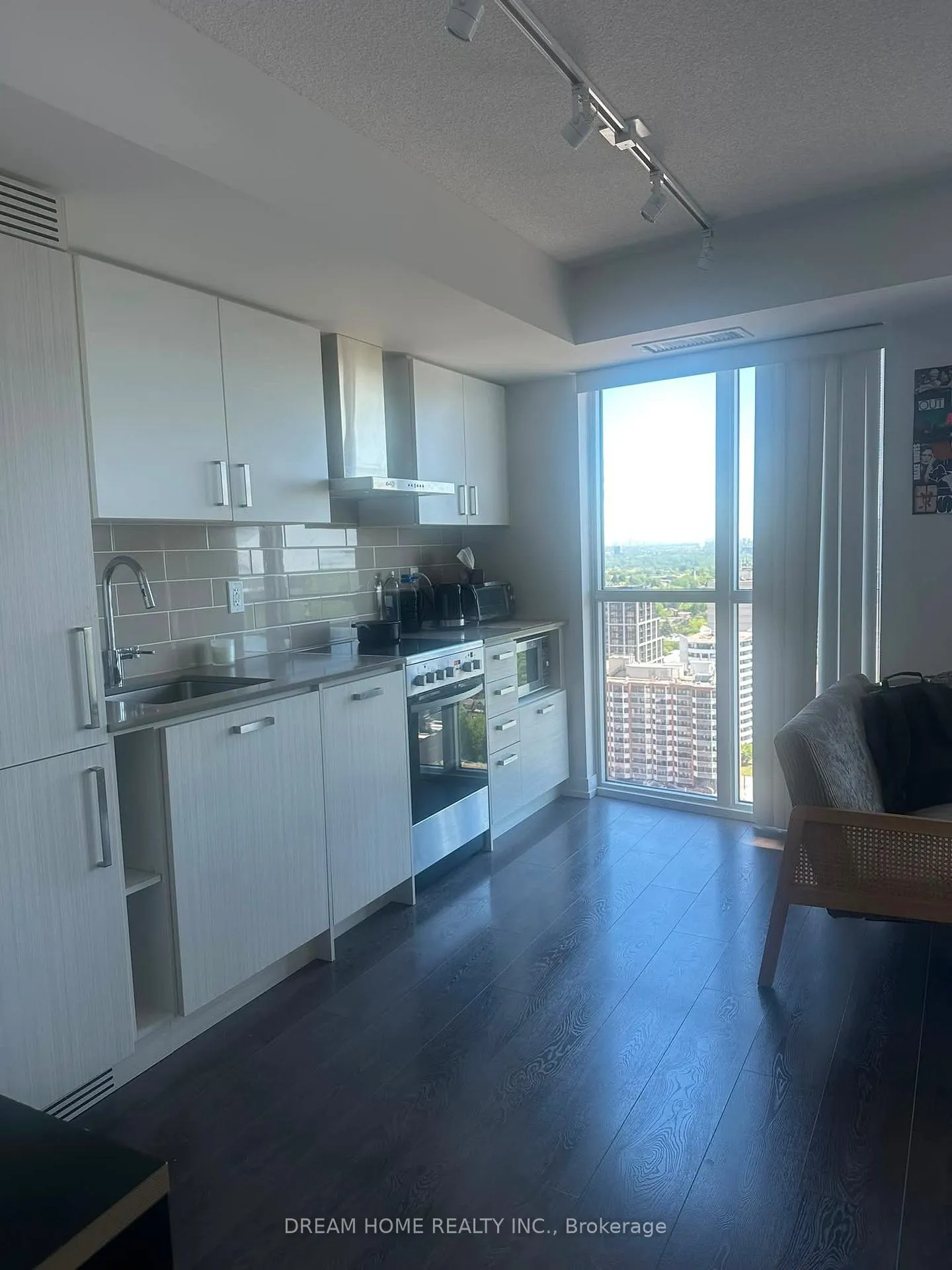 Photo 2 of Unit 2411, 125 Redpath Avenue, Toronto, Mount Pleasant West — HOMEH
