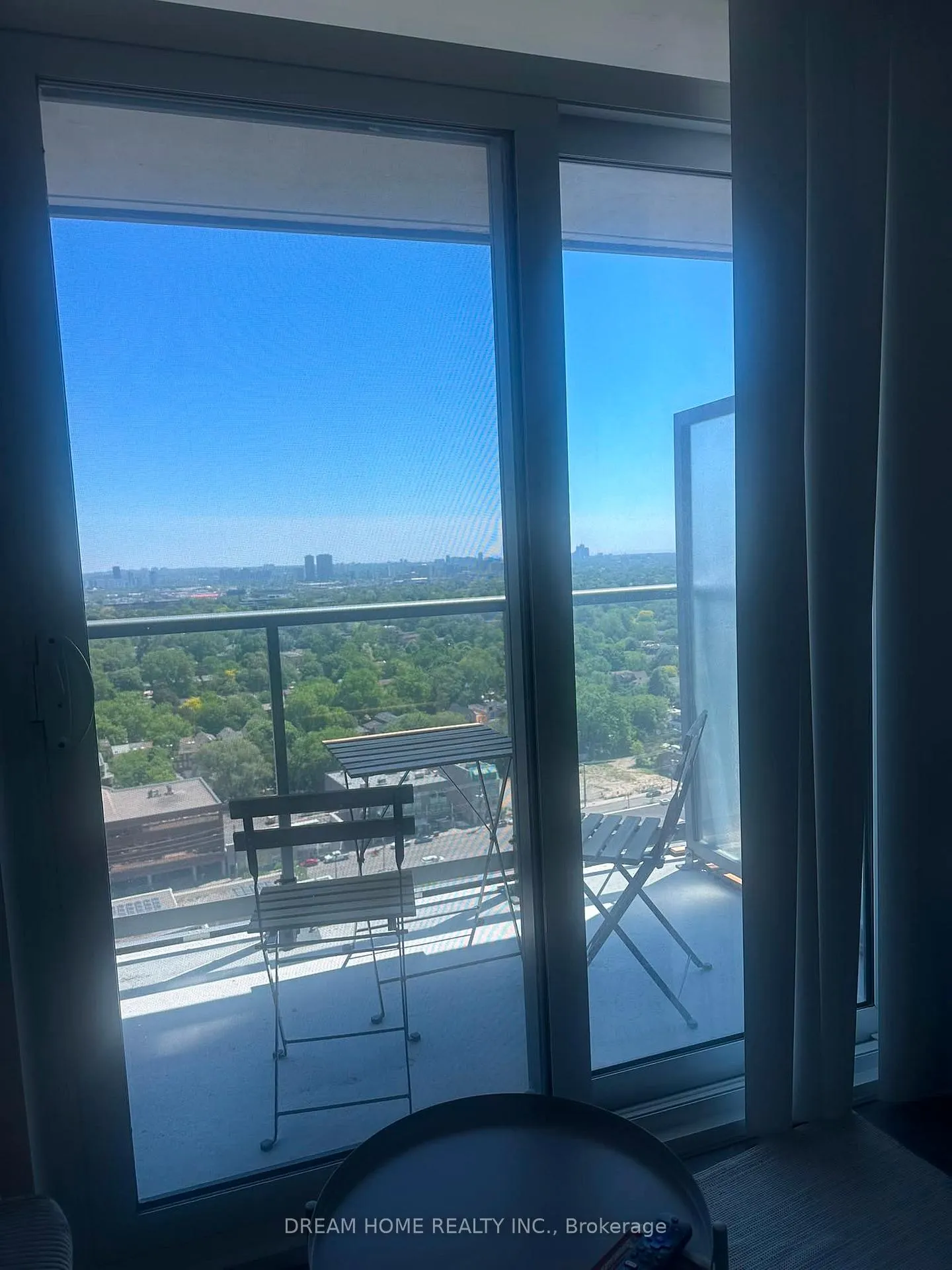 Photo 5 of Unit 2411, 125 Redpath Avenue, Toronto, Mount Pleasant West — HOMEH