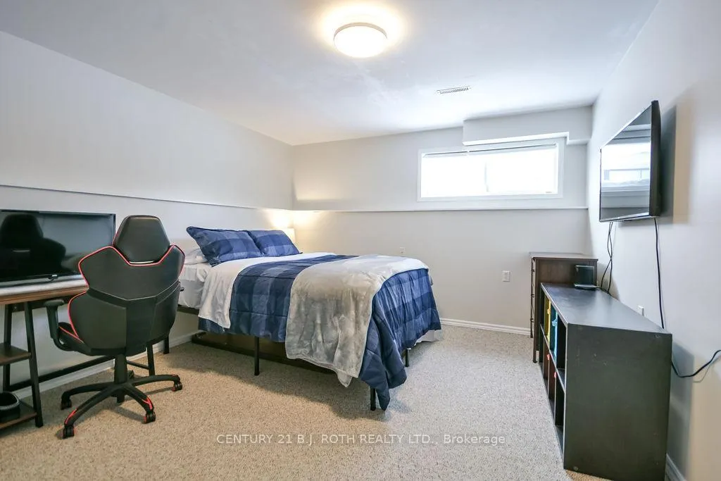 Photo 32 of 60 Leggott Avenue, Barrie, Painswick North — HOMEH