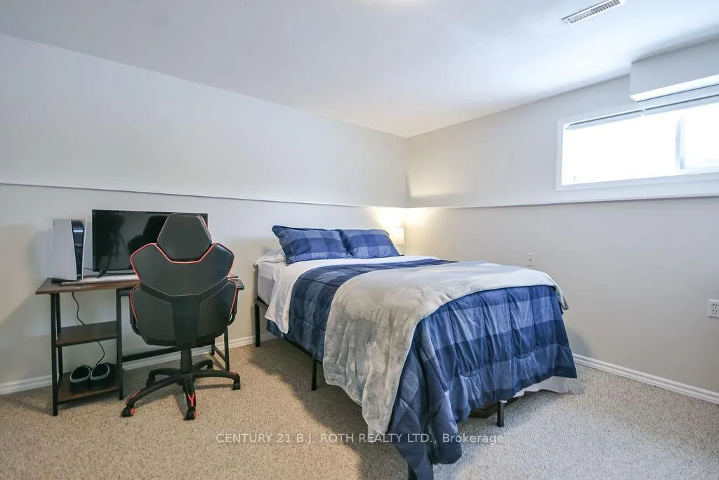 Photo 33 of 60 Leggott Avenue, Barrie, Painswick North — HOMEH