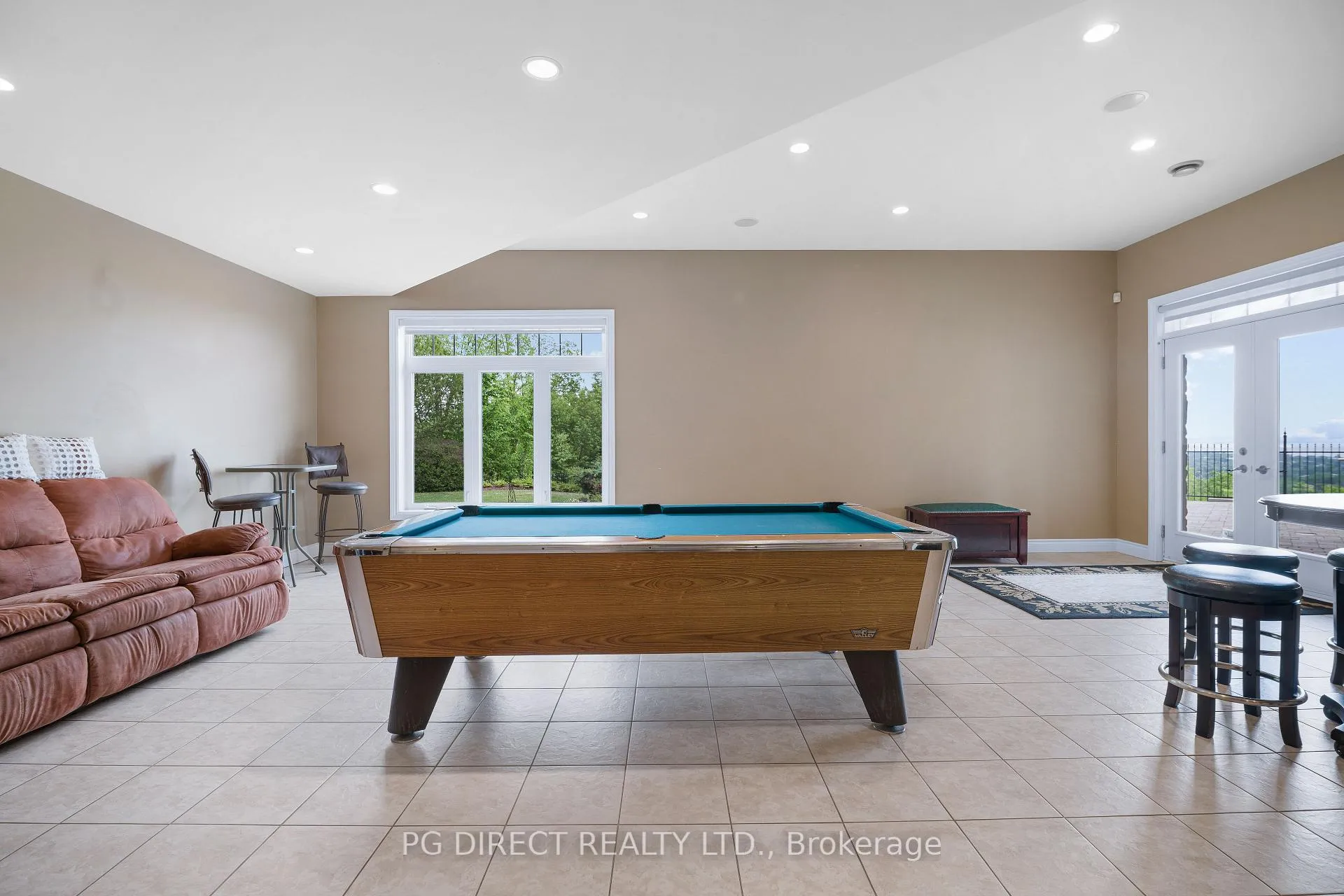Photo 14 of 427 Surrey Drive, North Bay, Airport — HOMEH