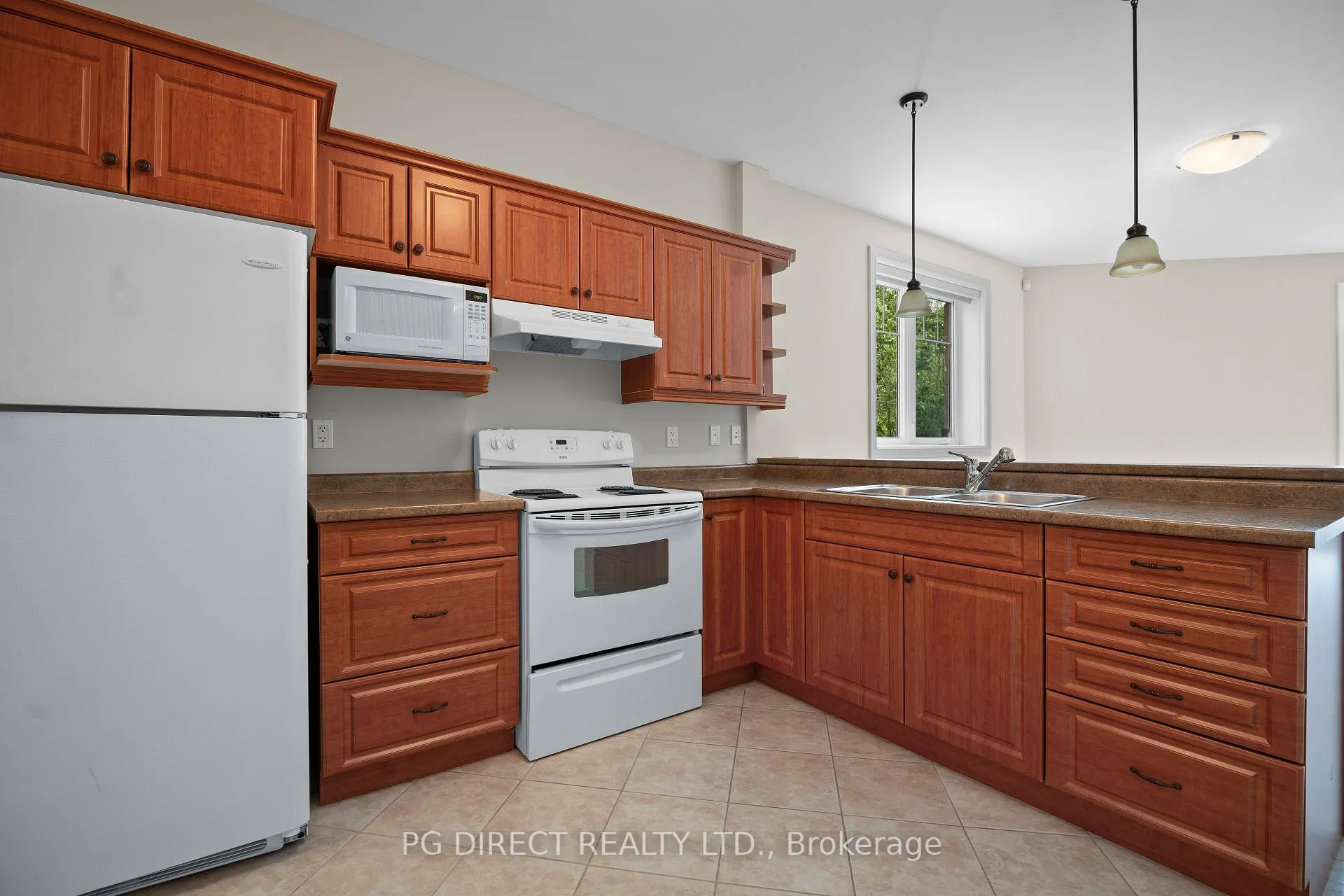 Photo 16 of 427 Surrey Drive, North Bay, Airport — HOMEH